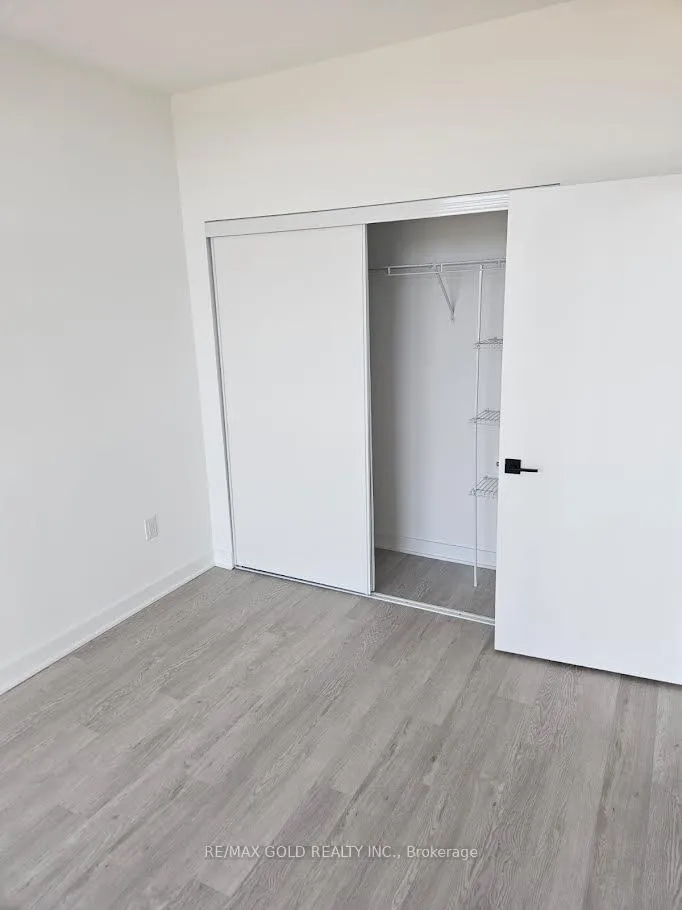 Photo 5 of Unit 820, 2782 Barton Street, Hamilton, Riverdale — HOMEH