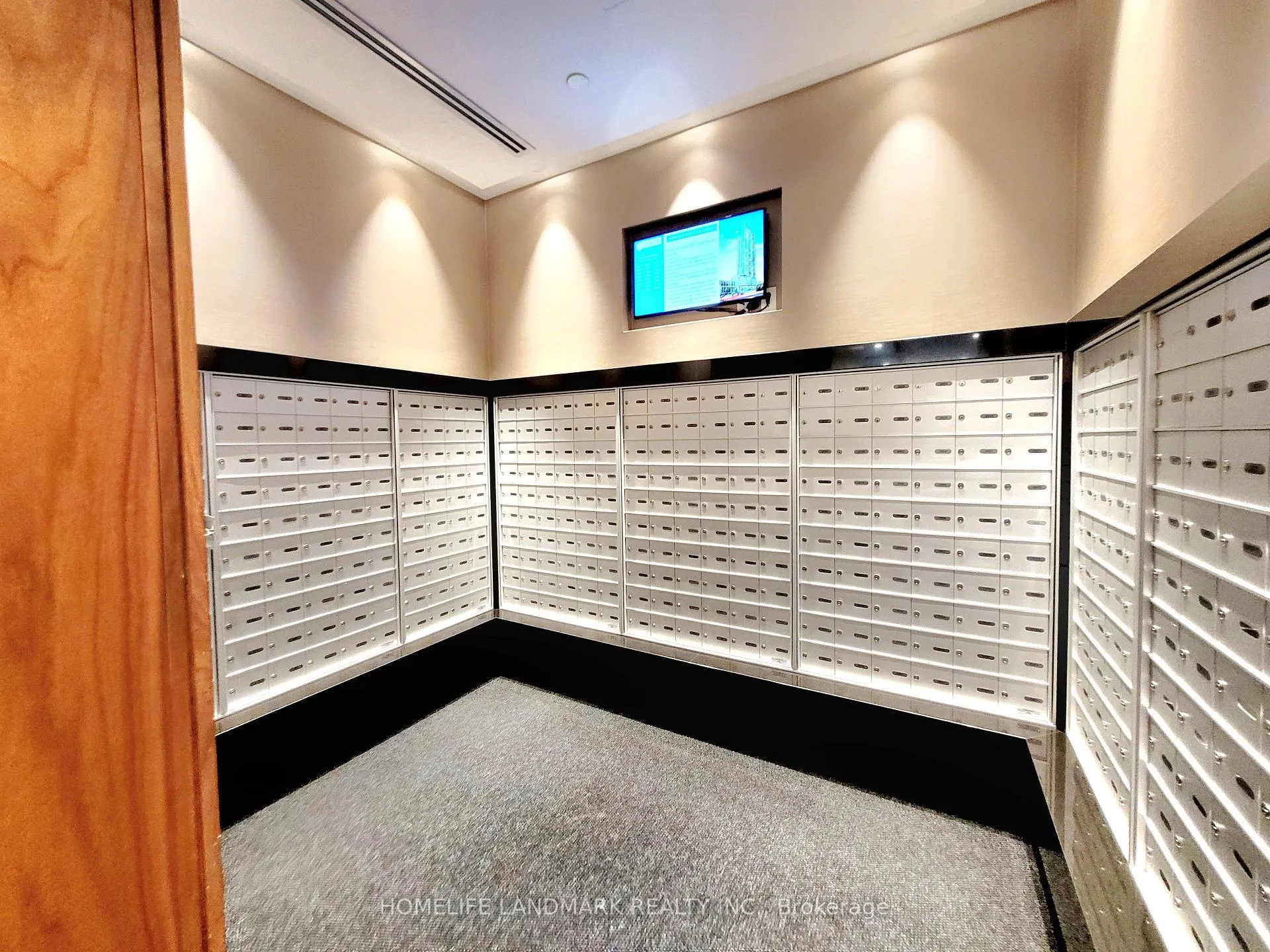 Photo 7 of Unit 1213, 125 Redpath Avenue, Toronto, Mount Pleasant West — HOMEH
