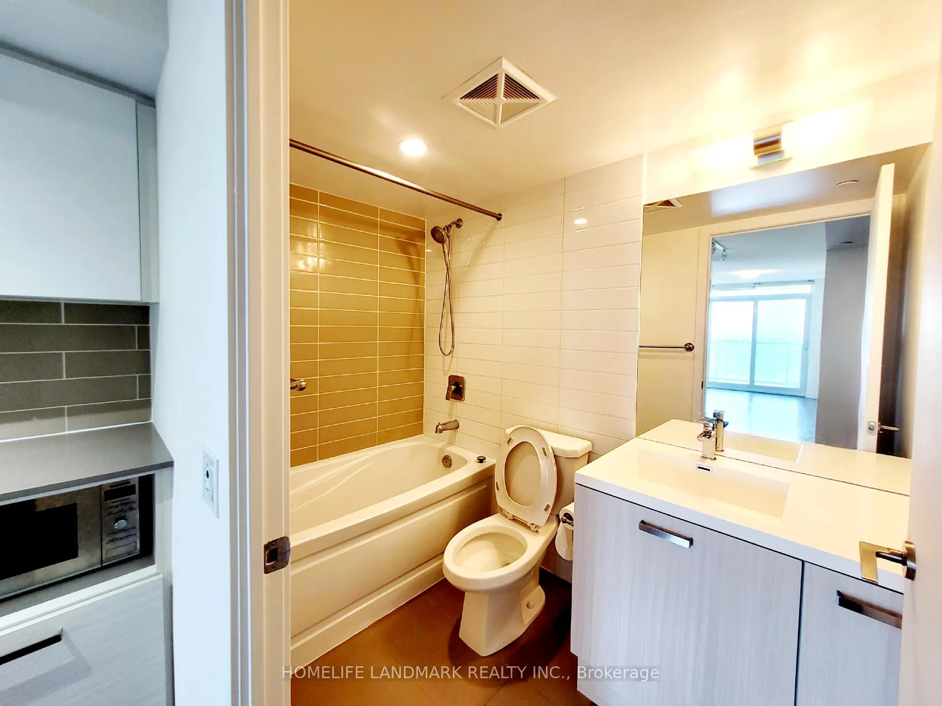 Photo 14 of Unit 1213, 125 Redpath Avenue, Toronto, Mount Pleasant West — HOMEH
