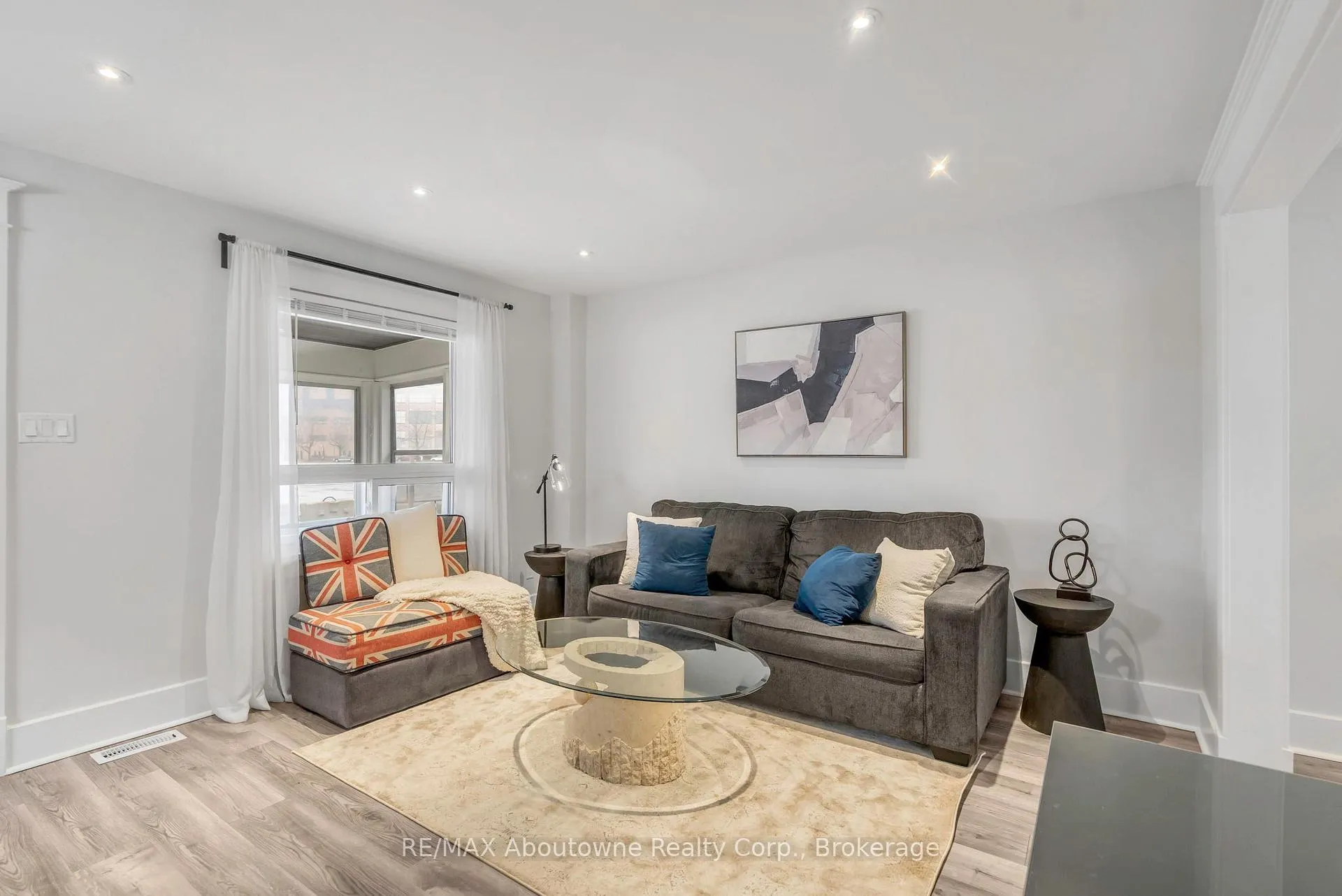 Photo 6 of 5111 Kitchener Street, Niagara Falls, Clifton Hill — HOMEH
