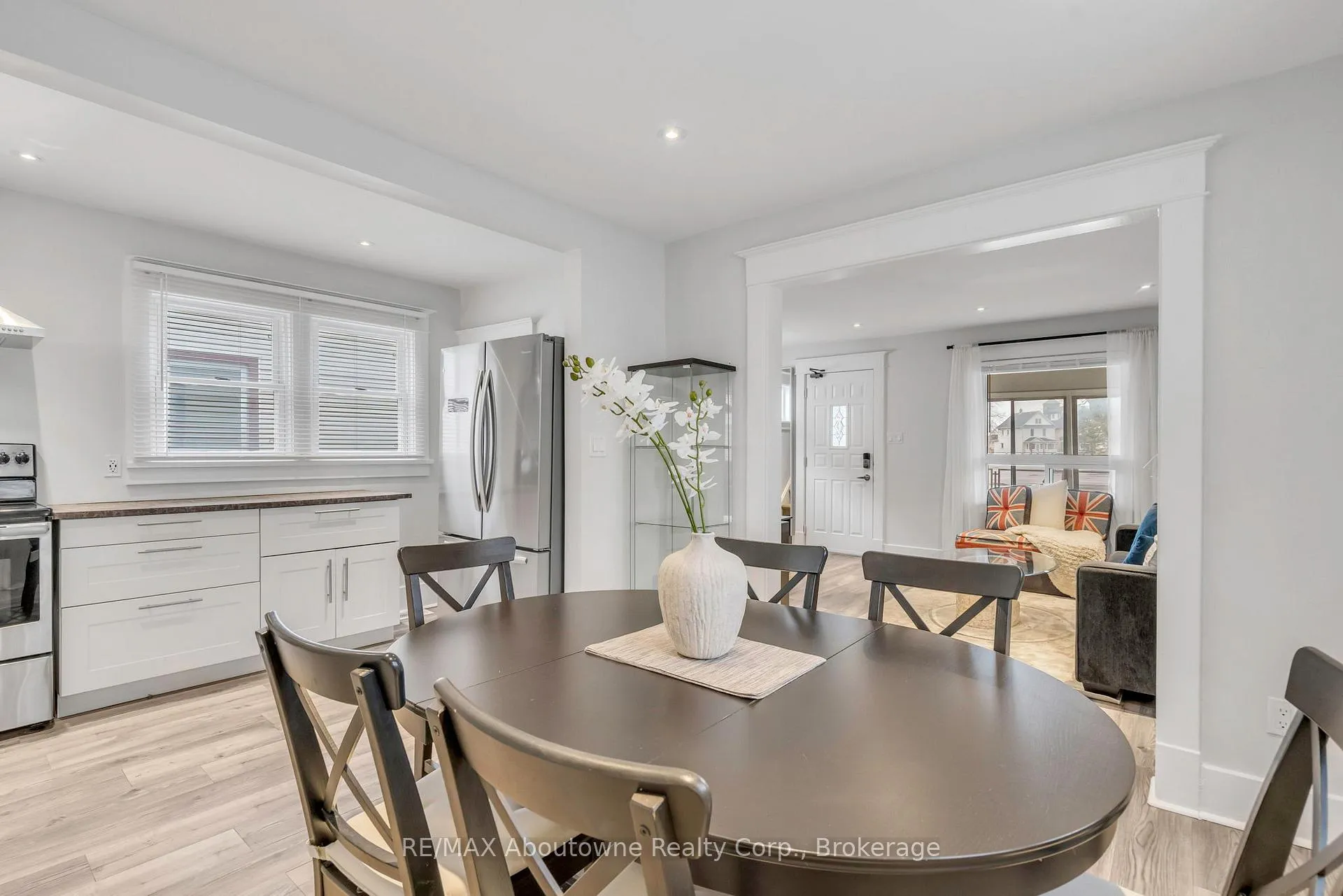 Photo 7 of 5111 Kitchener Street, Niagara Falls, Clifton Hill — HOMEH