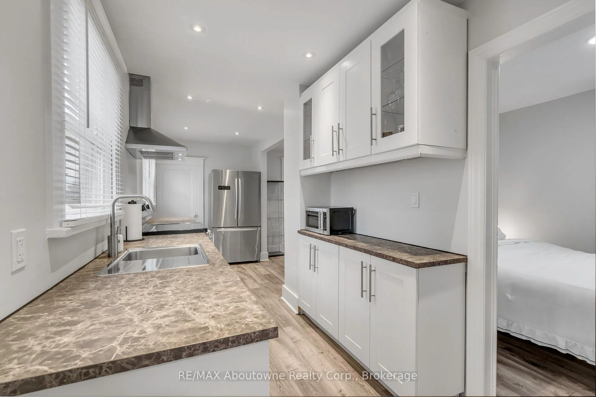 Photo 12 of 5111 Kitchener Street, Niagara Falls, Clifton Hill — HOMEH