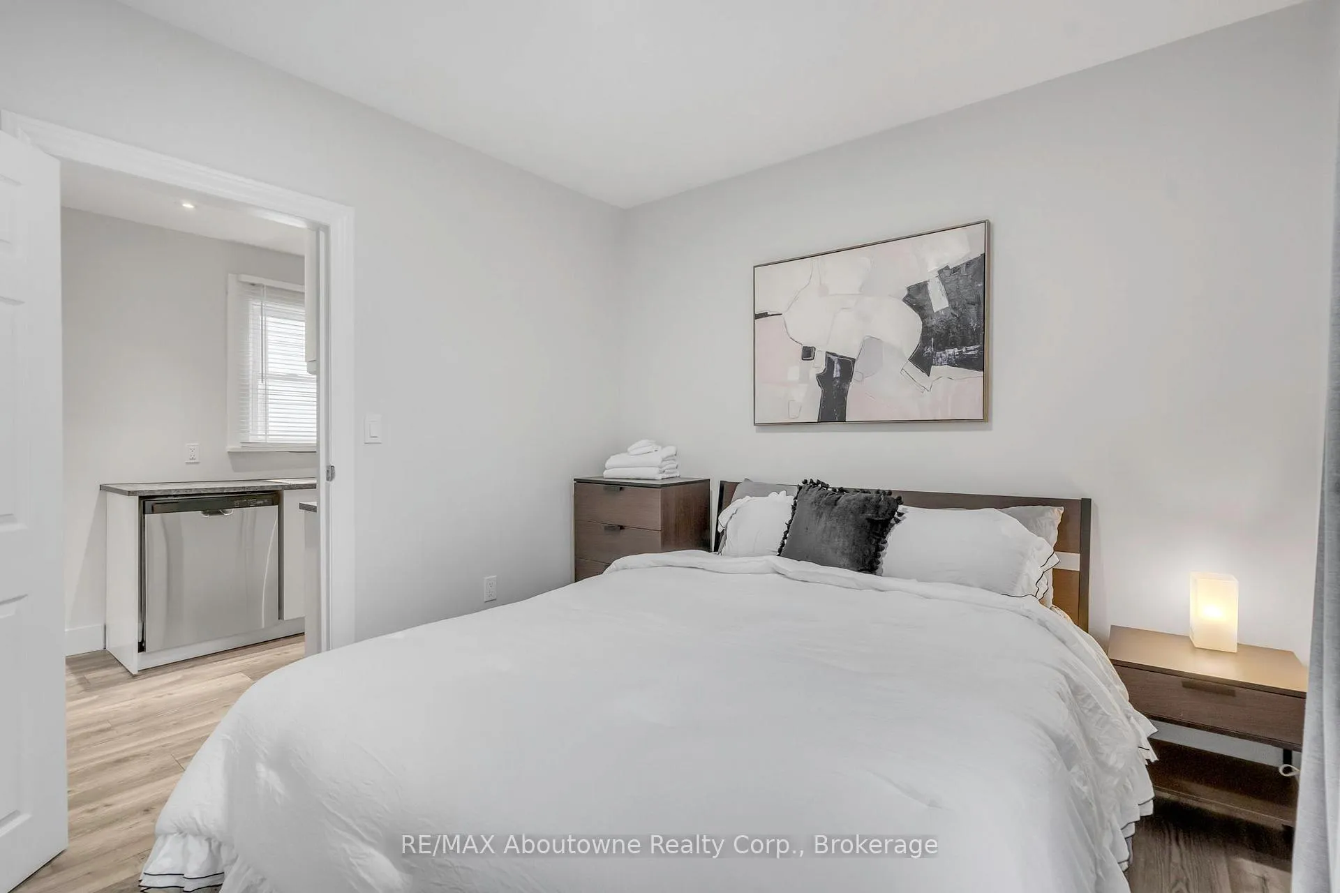 Photo 13 of 5111 Kitchener Street, Niagara Falls, Clifton Hill — HOMEH