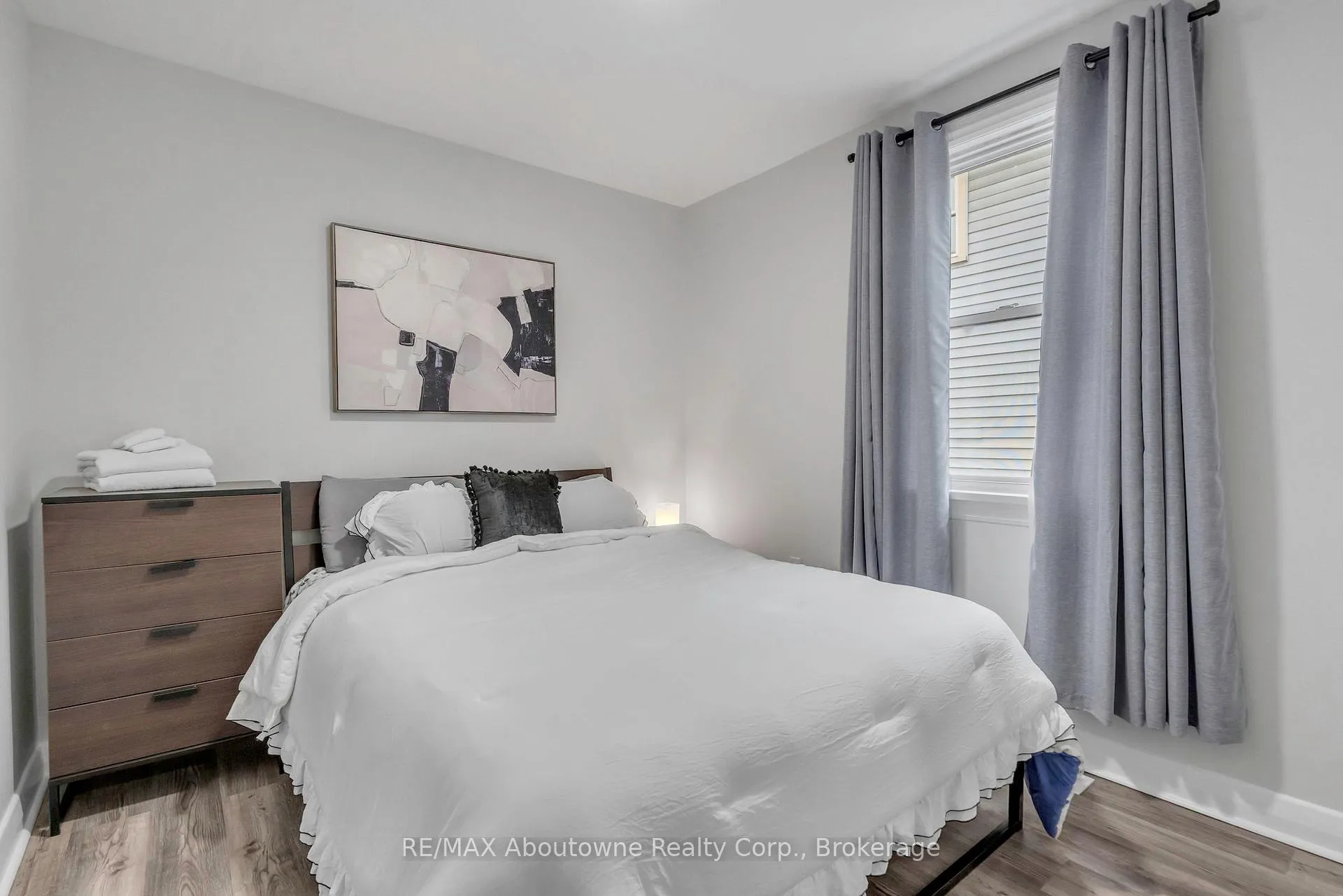 Photo 14 of 5111 Kitchener Street, Niagara Falls, Clifton Hill — HOMEH