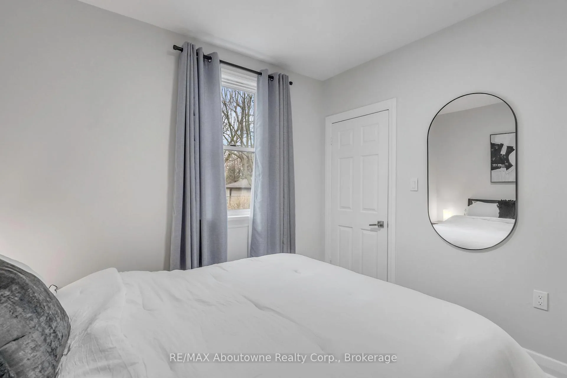 Photo 15 of 5111 Kitchener Street, Niagara Falls, Clifton Hill — HOMEH