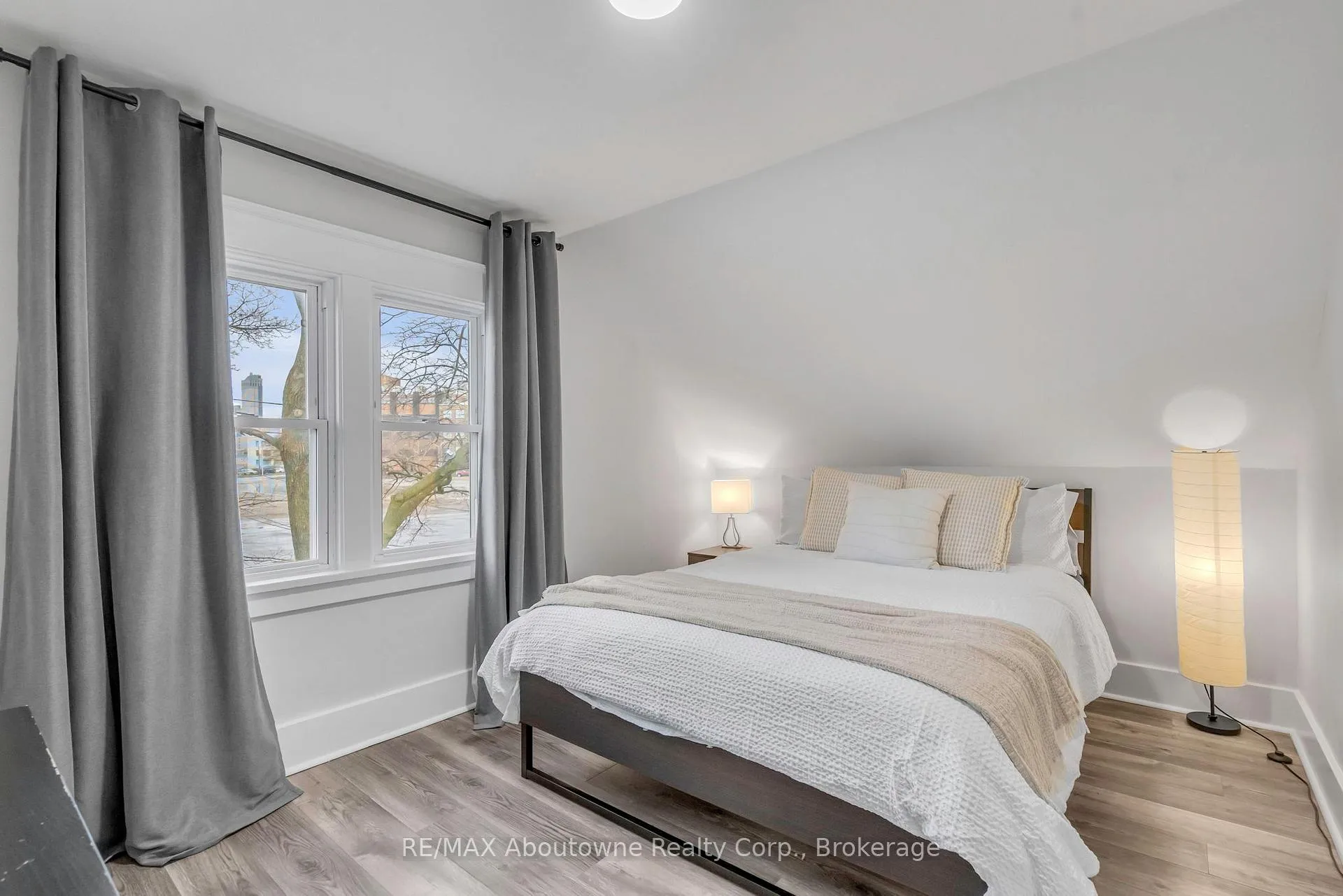 Photo 23 of 5111 Kitchener Street, Niagara Falls, Clifton Hill — HOMEH