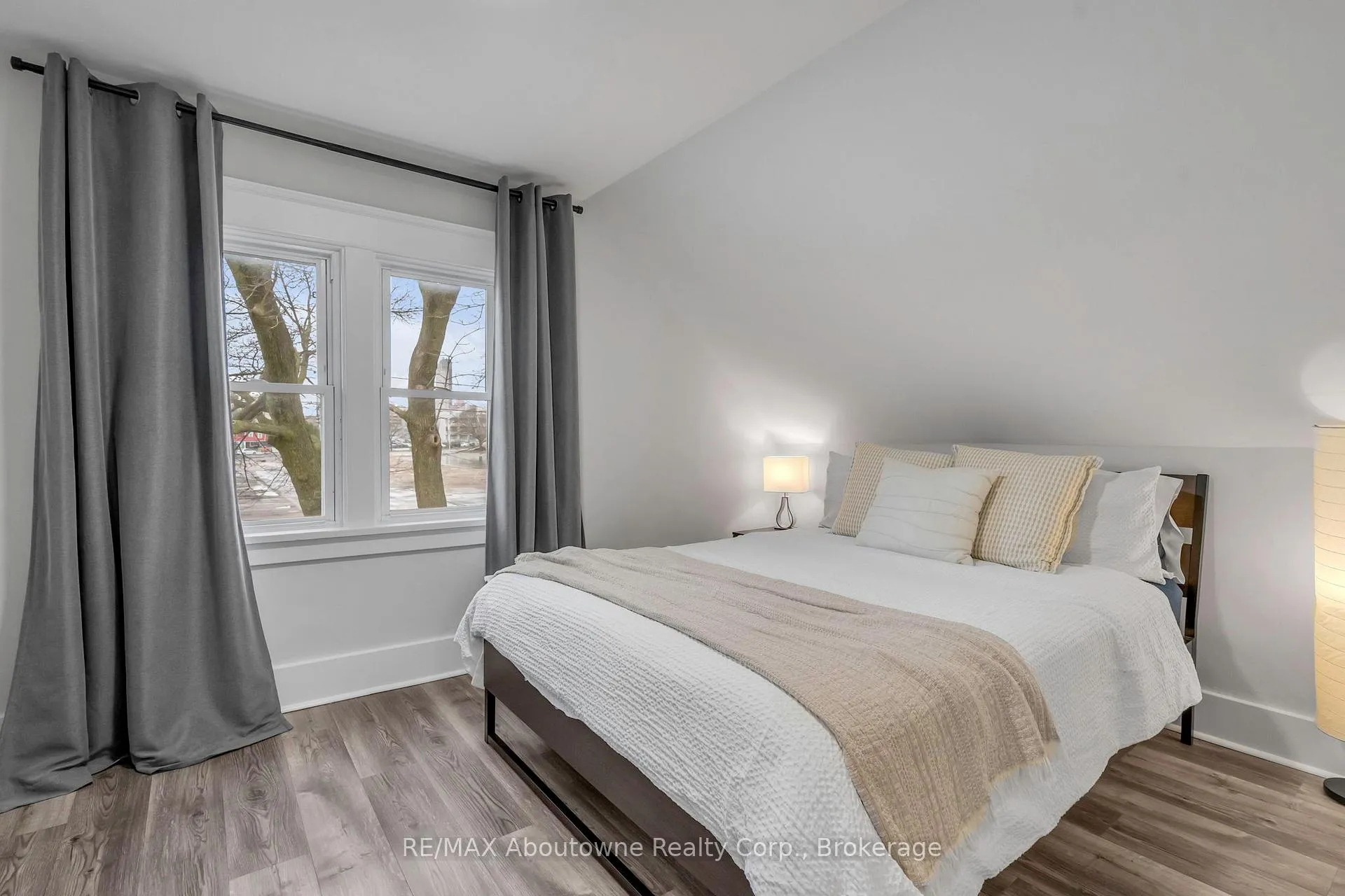 Photo 24 of 5111 Kitchener Street, Niagara Falls, Clifton Hill — HOMEH