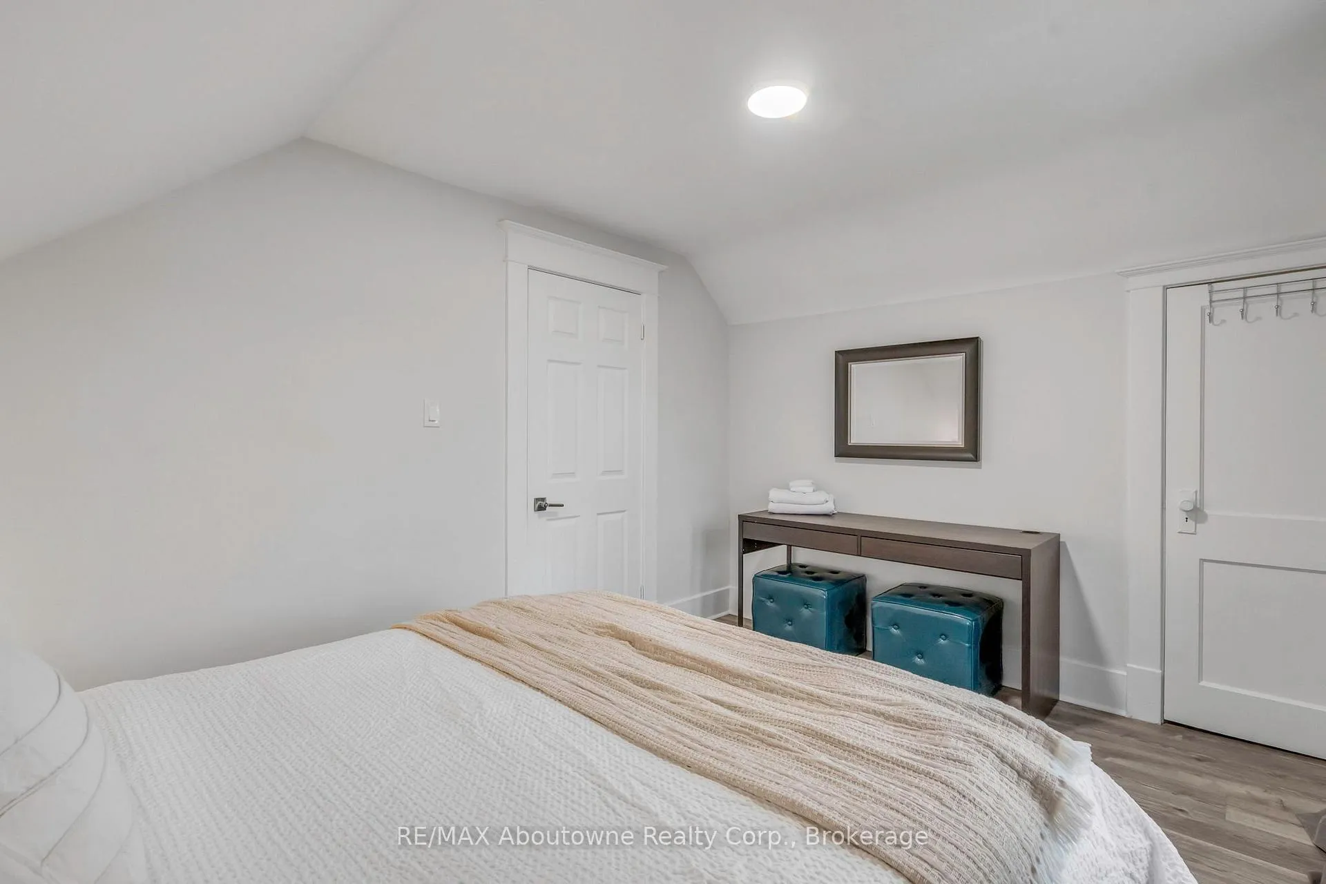 Photo 25 of 5111 Kitchener Street, Niagara Falls, Clifton Hill — HOMEH