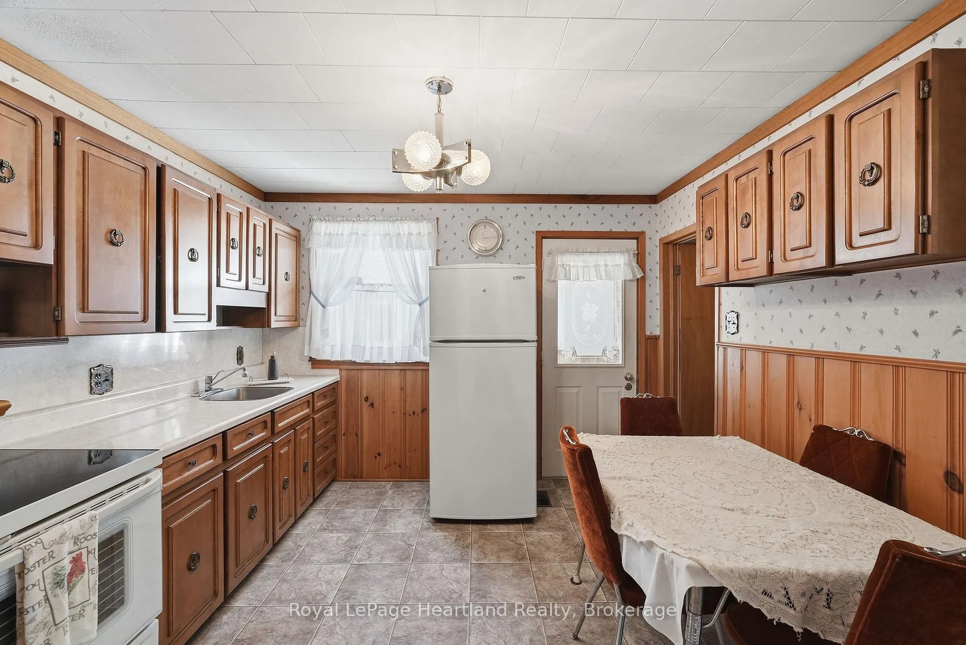 Photo 8 of 81 Catherine Street, North Huron, Wingham — HOMEH