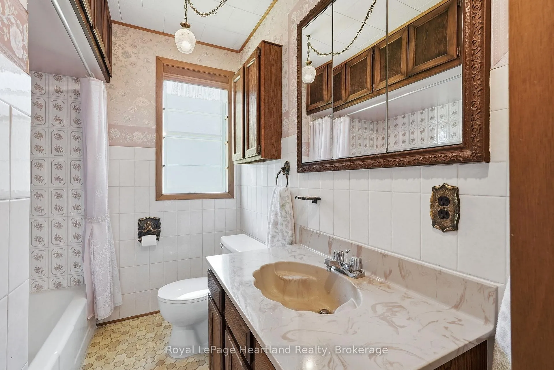 Photo 12 of 81 Catherine Street, North Huron, Wingham — HOMEH