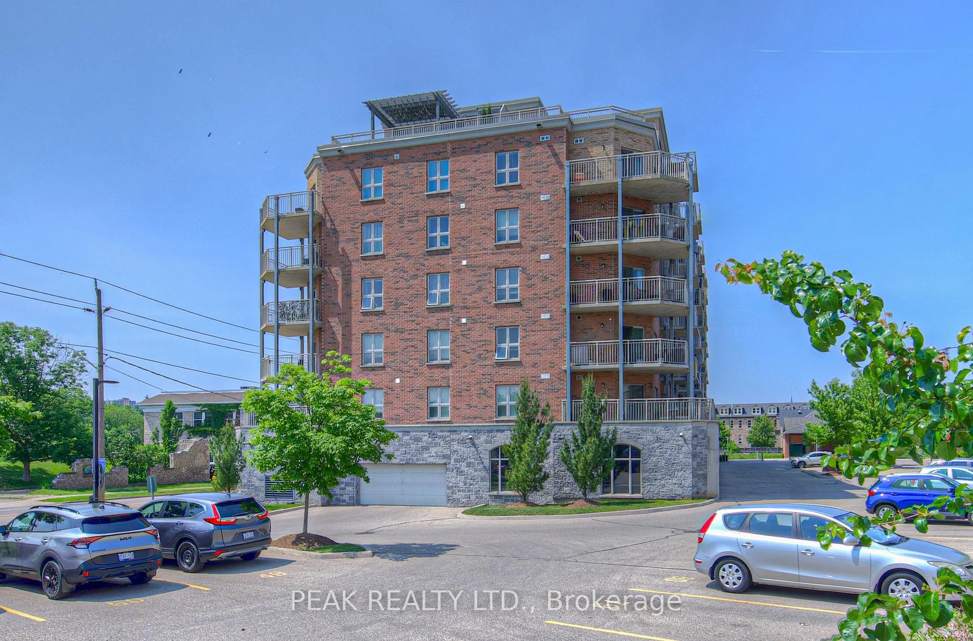 Photo 2 of Unit 7, 155 Water Street, Cambridge, Christopher-Champlain — HOMEH