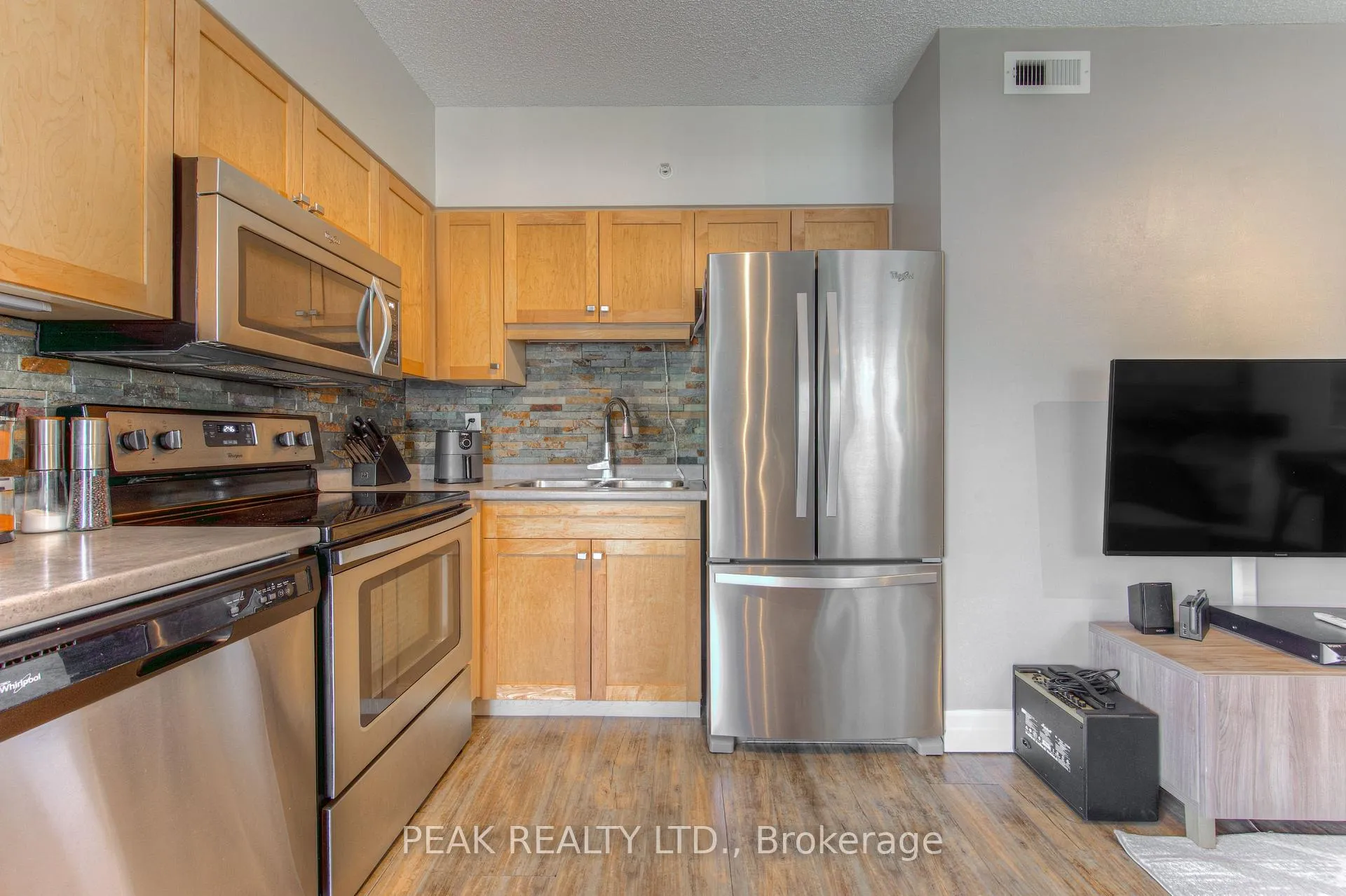 Photo 13 of Unit 7, 155 Water Street, Cambridge, Christopher-Champlain — HOMEH