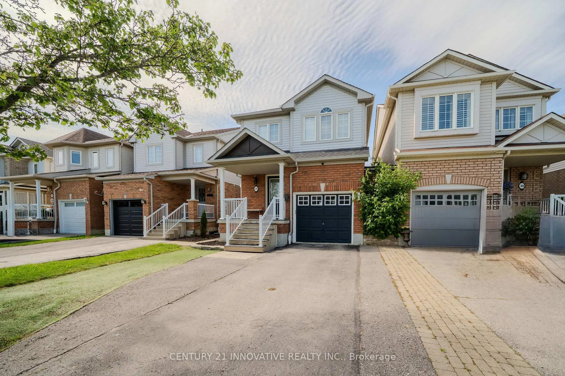 Photo 2 of Unit Upper, 28 Samandria Avenue, Whitby, Taunton North — HOMEH