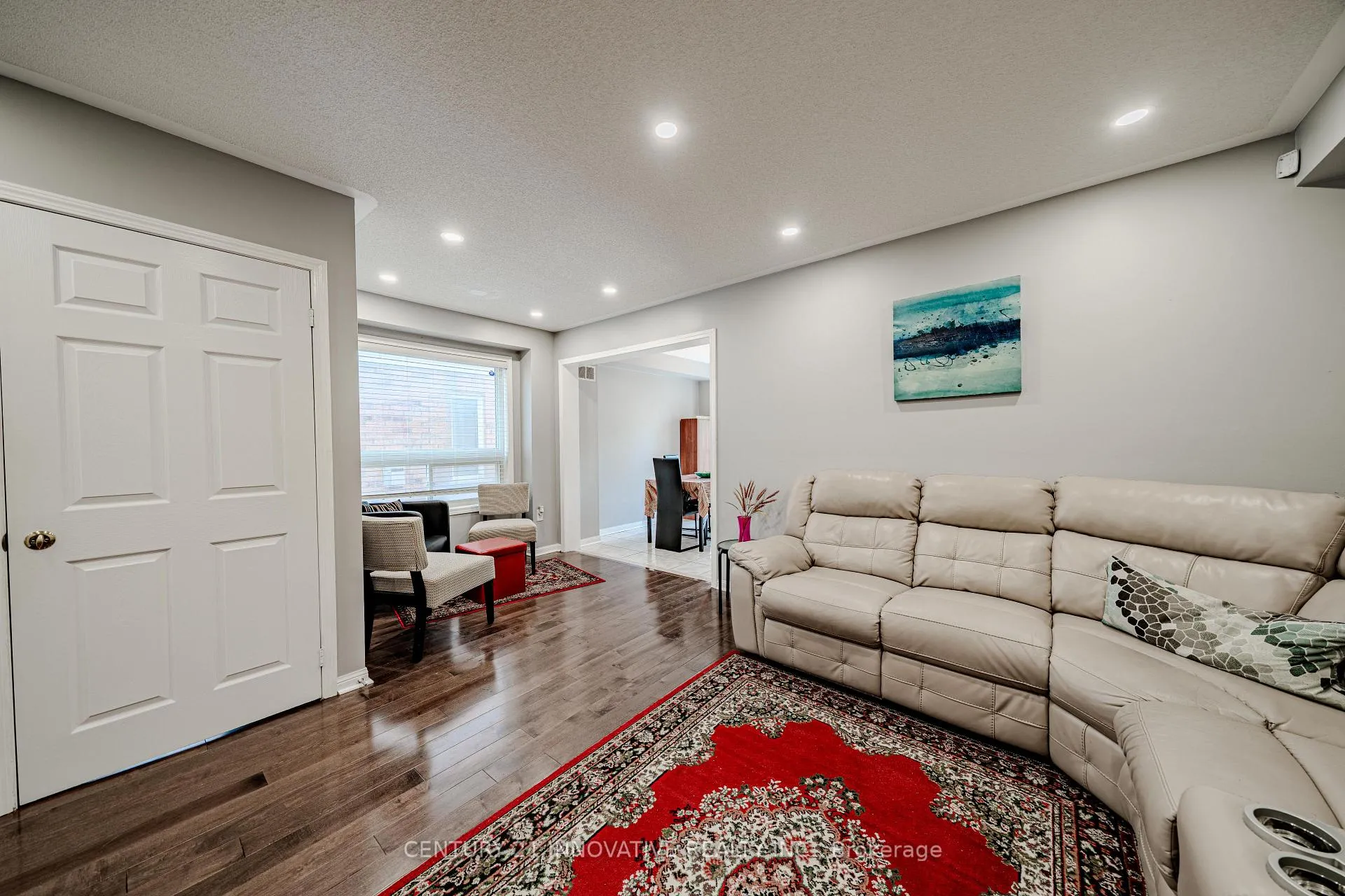 Photo 5 of Unit Upper, 28 Samandria Avenue, Whitby, Taunton North — HOMEH