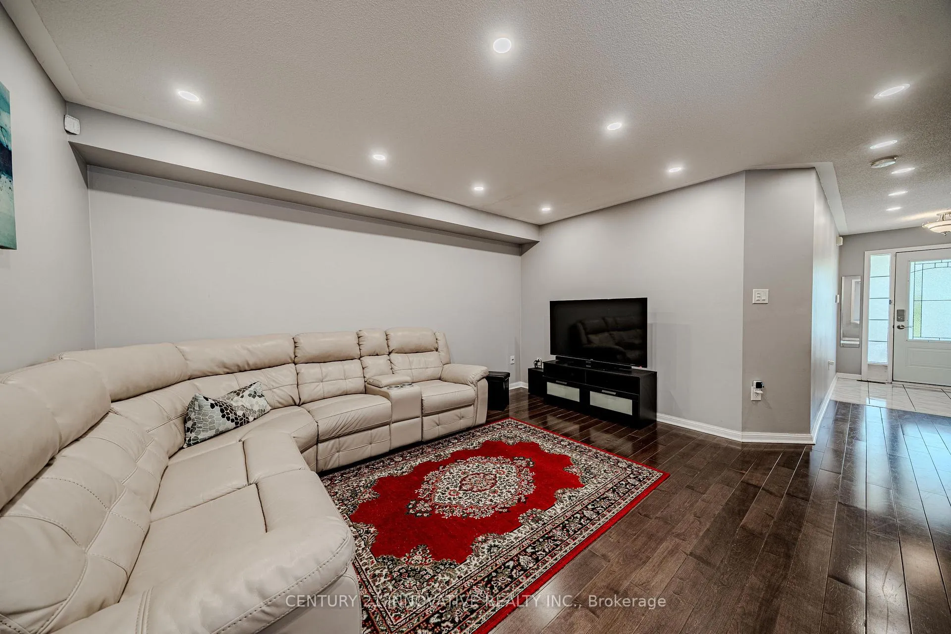 Photo 12 of Unit Upper, 28 Samandria Avenue, Whitby, Taunton North — HOMEH