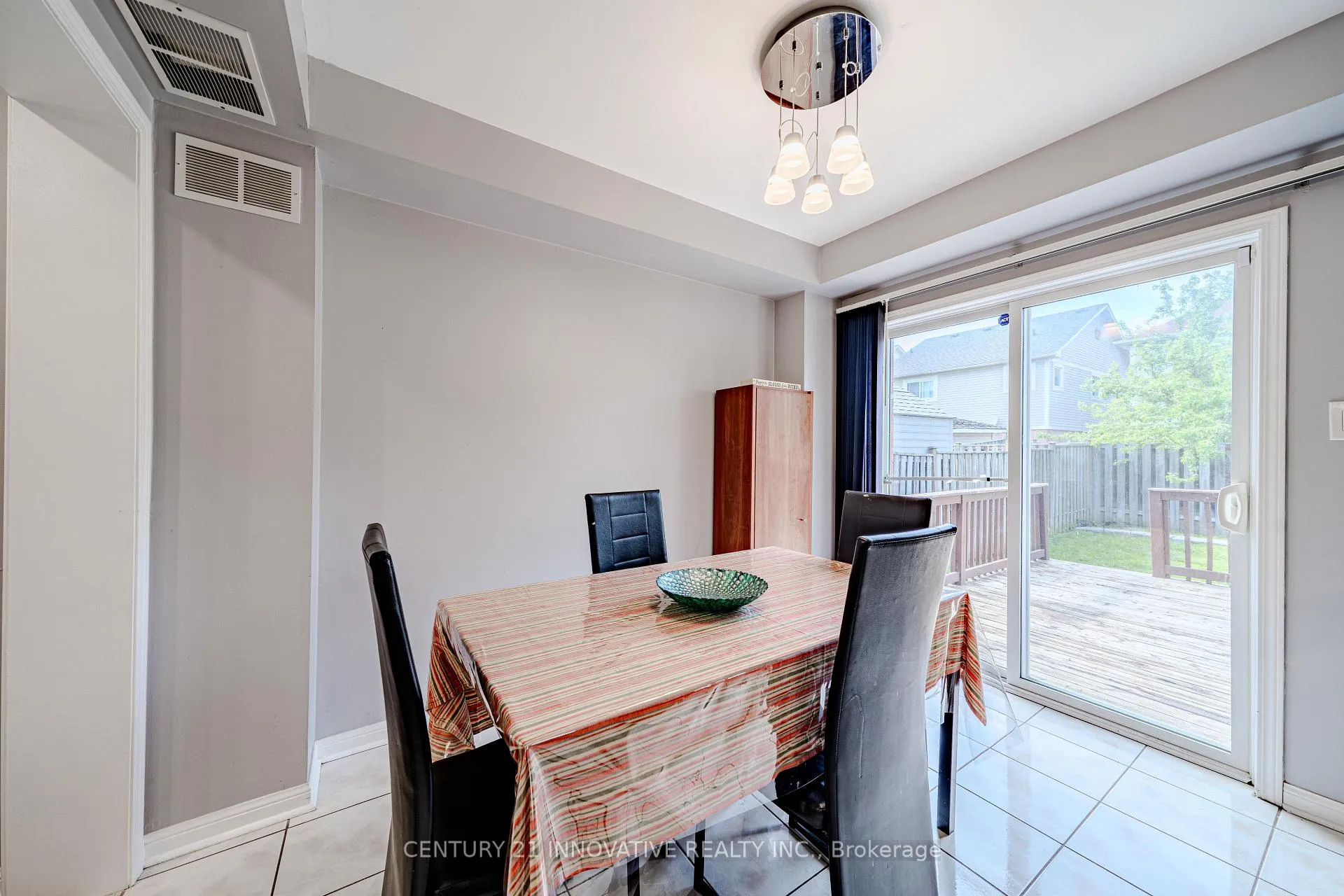 Photo 15 of Unit Upper, 28 Samandria Avenue, Whitby, Taunton North — HOMEH