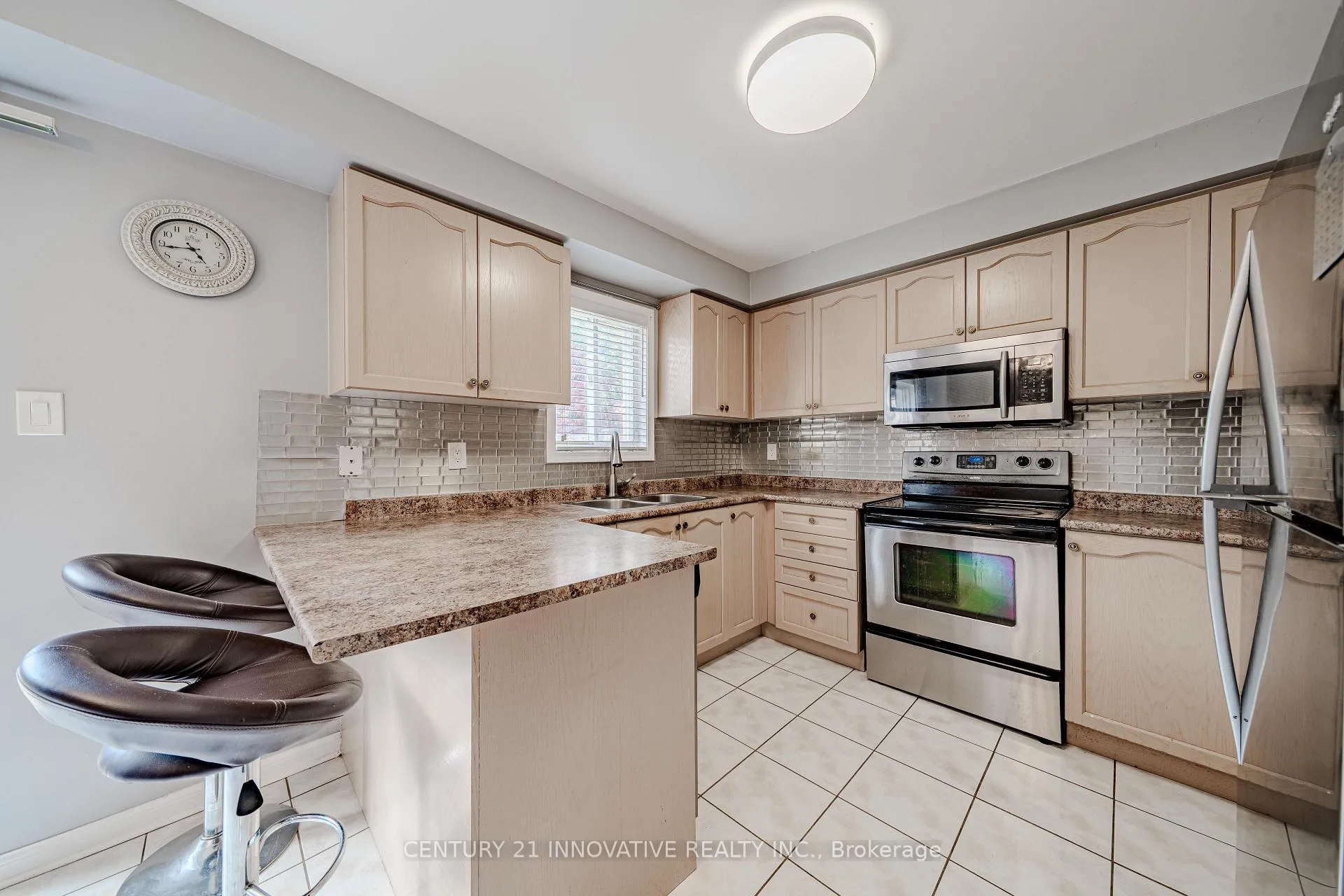 Photo 17 of Unit Upper, 28 Samandria Avenue, Whitby, Taunton North — HOMEH