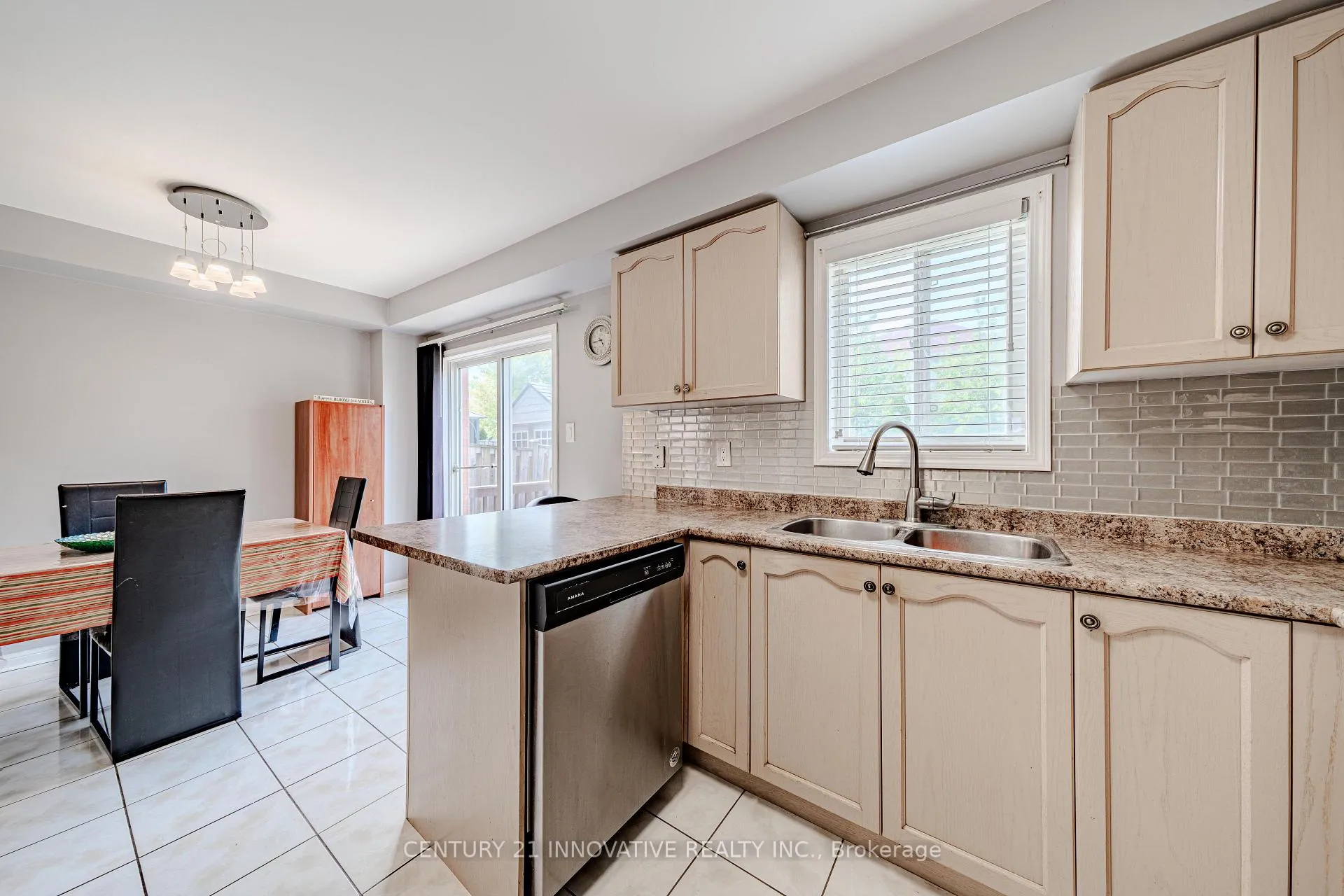 Photo 19 of Unit Upper, 28 Samandria Avenue, Whitby, Taunton North — HOMEH