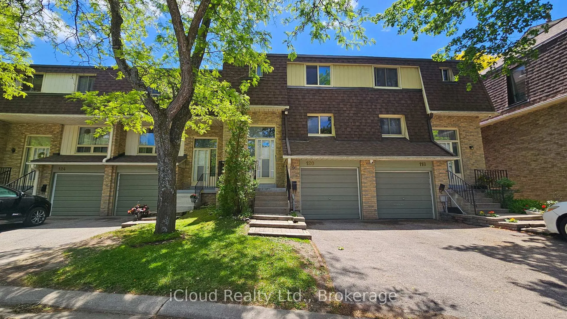Front of Unit 120, 371 Orton Park