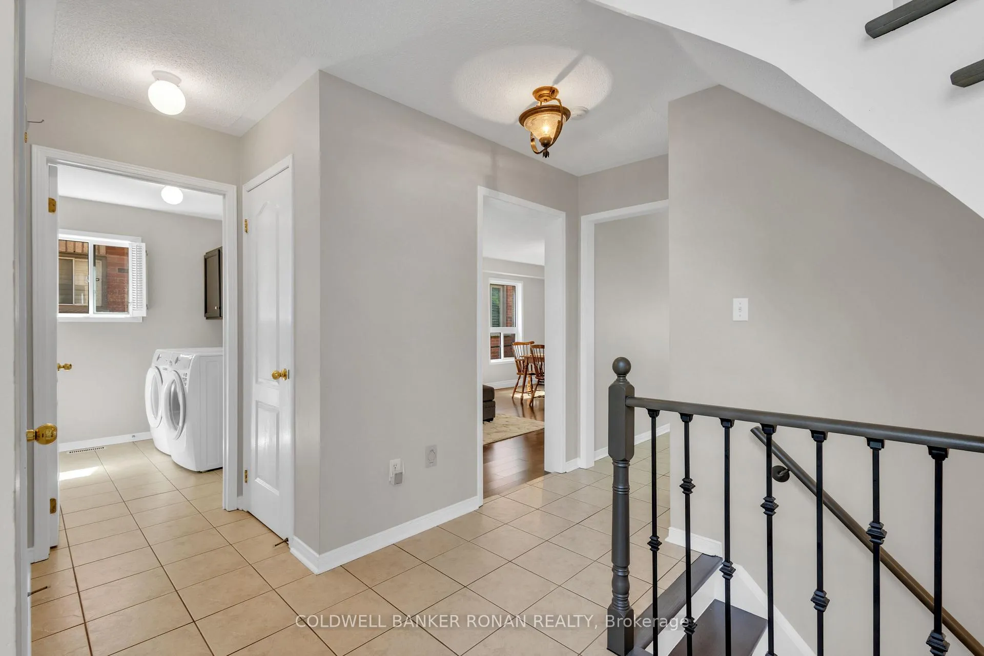Photo 11 of 44 Baccarat Crescent, Brampton, Snelgrove — HOMEH