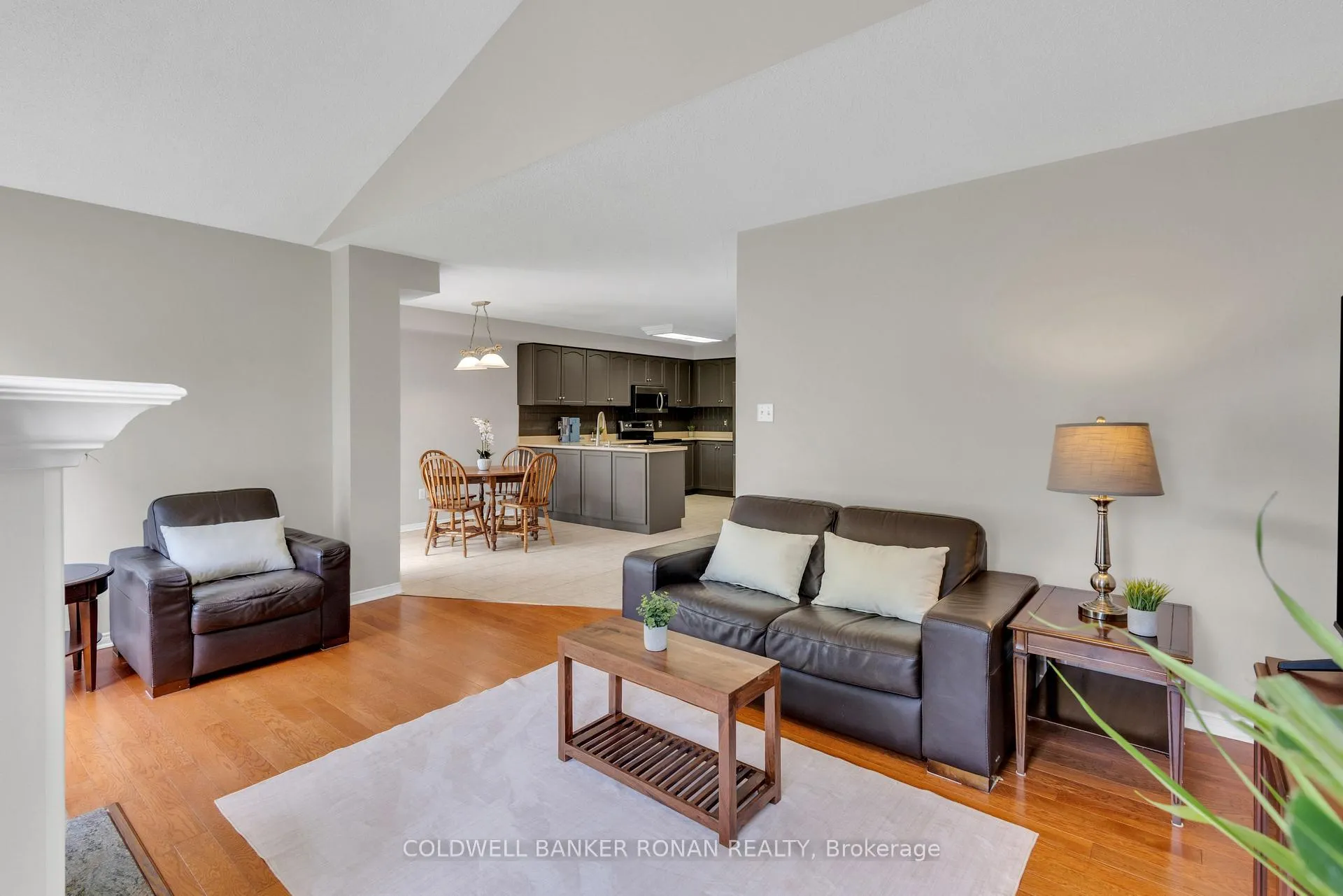 Photo 17 of 44 Baccarat Crescent, Brampton, Snelgrove — HOMEH