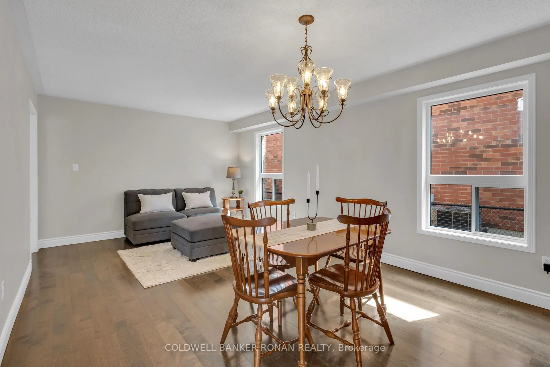 Photo 19 of 44 Baccarat Crescent, Brampton, Snelgrove — HOMEH