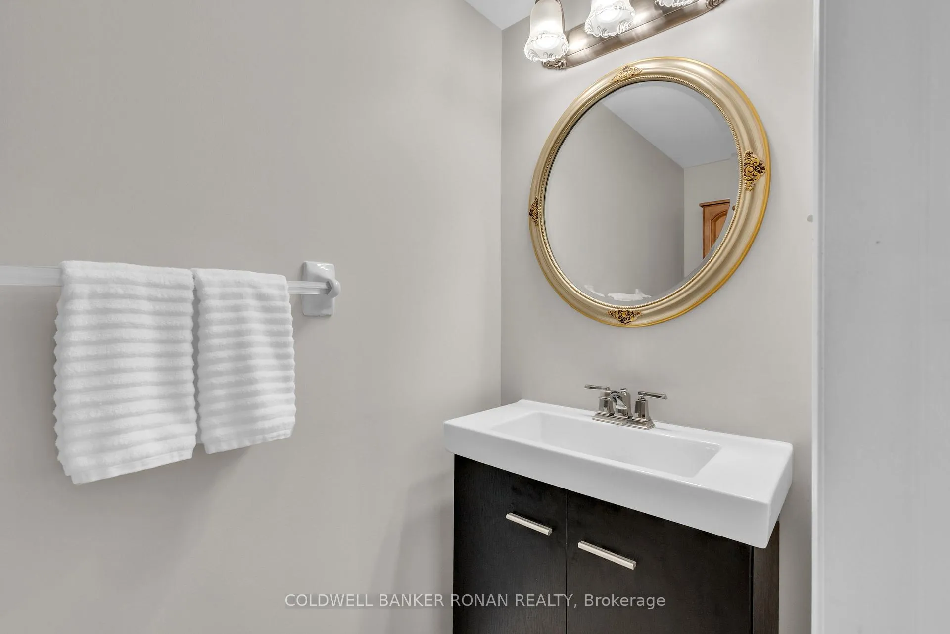 Photo 23 of 44 Baccarat Crescent, Brampton, Snelgrove — HOMEH