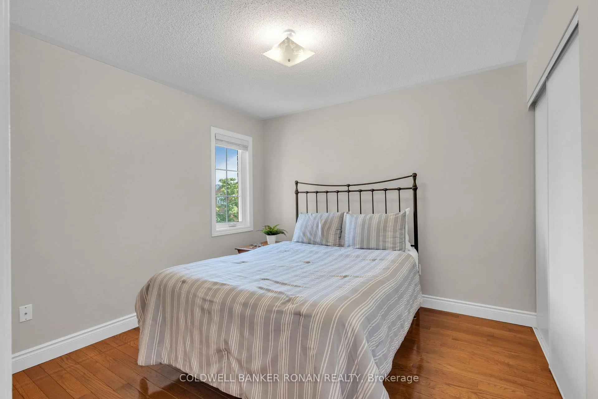 Photo 29 of 44 Baccarat Crescent, Brampton, Snelgrove — HOMEH