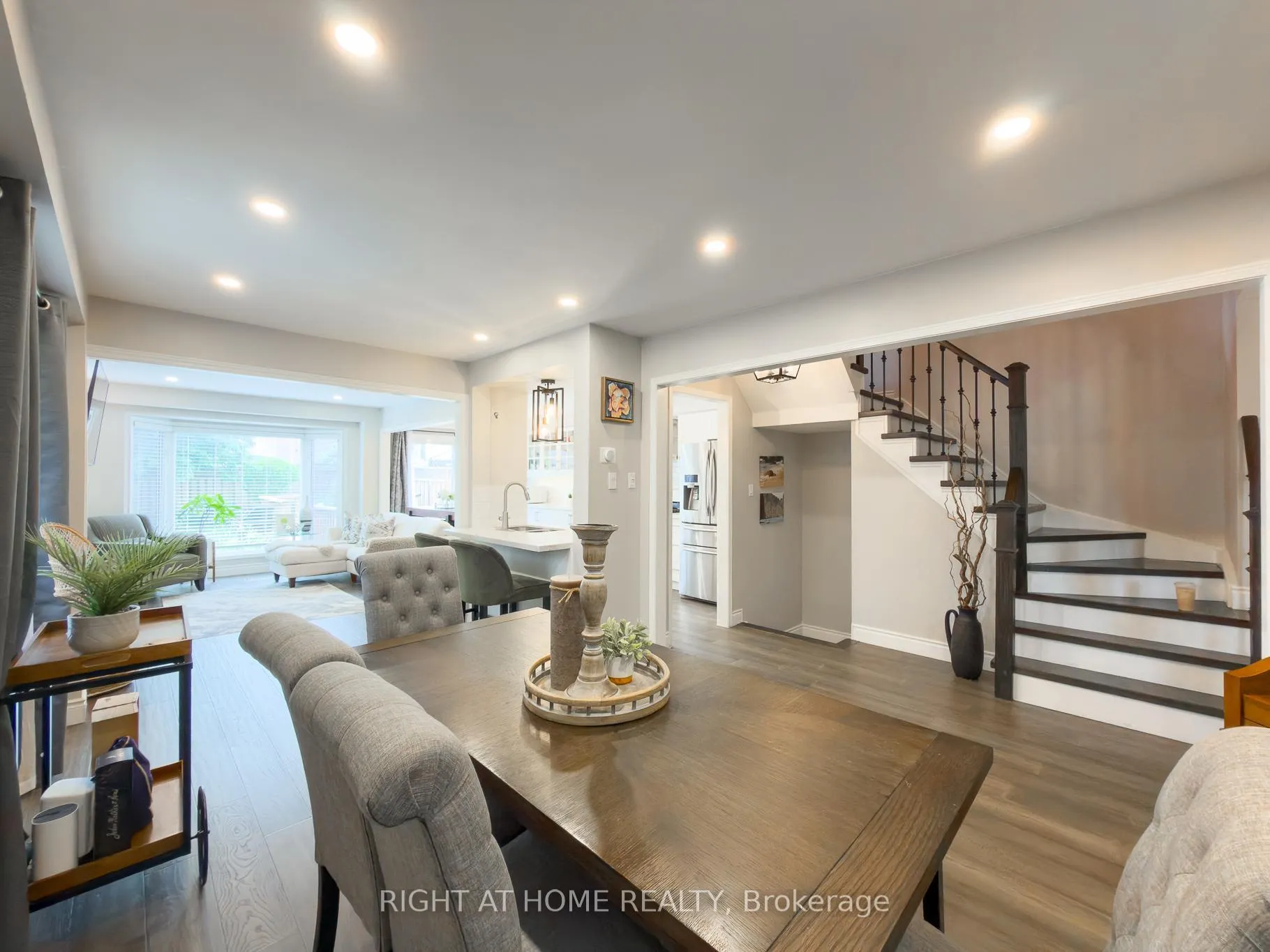 Photo 7 of 93 Townley Crescent, Brampton, Heart Lake West — HOMEH
