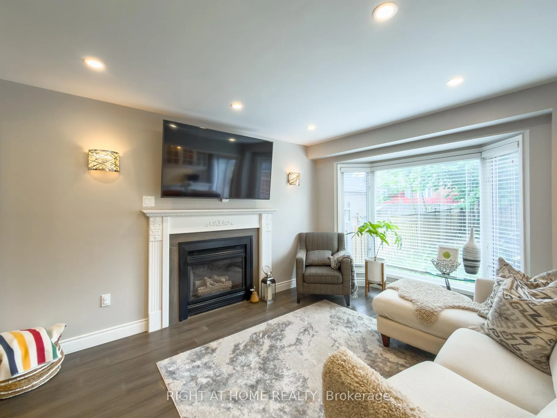Photo 11 of 93 Townley Crescent, Brampton, Heart Lake West — HOMEH