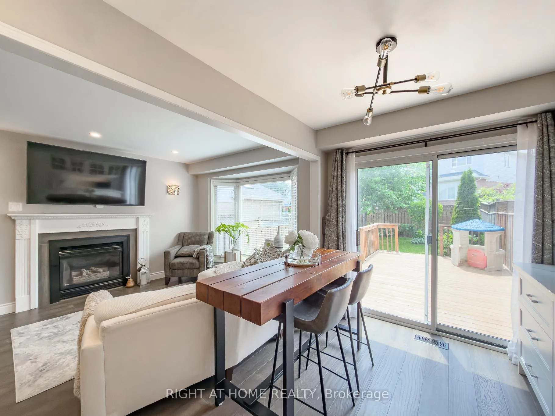 Photo 12 of 93 Townley Crescent, Brampton, Heart Lake West — HOMEH