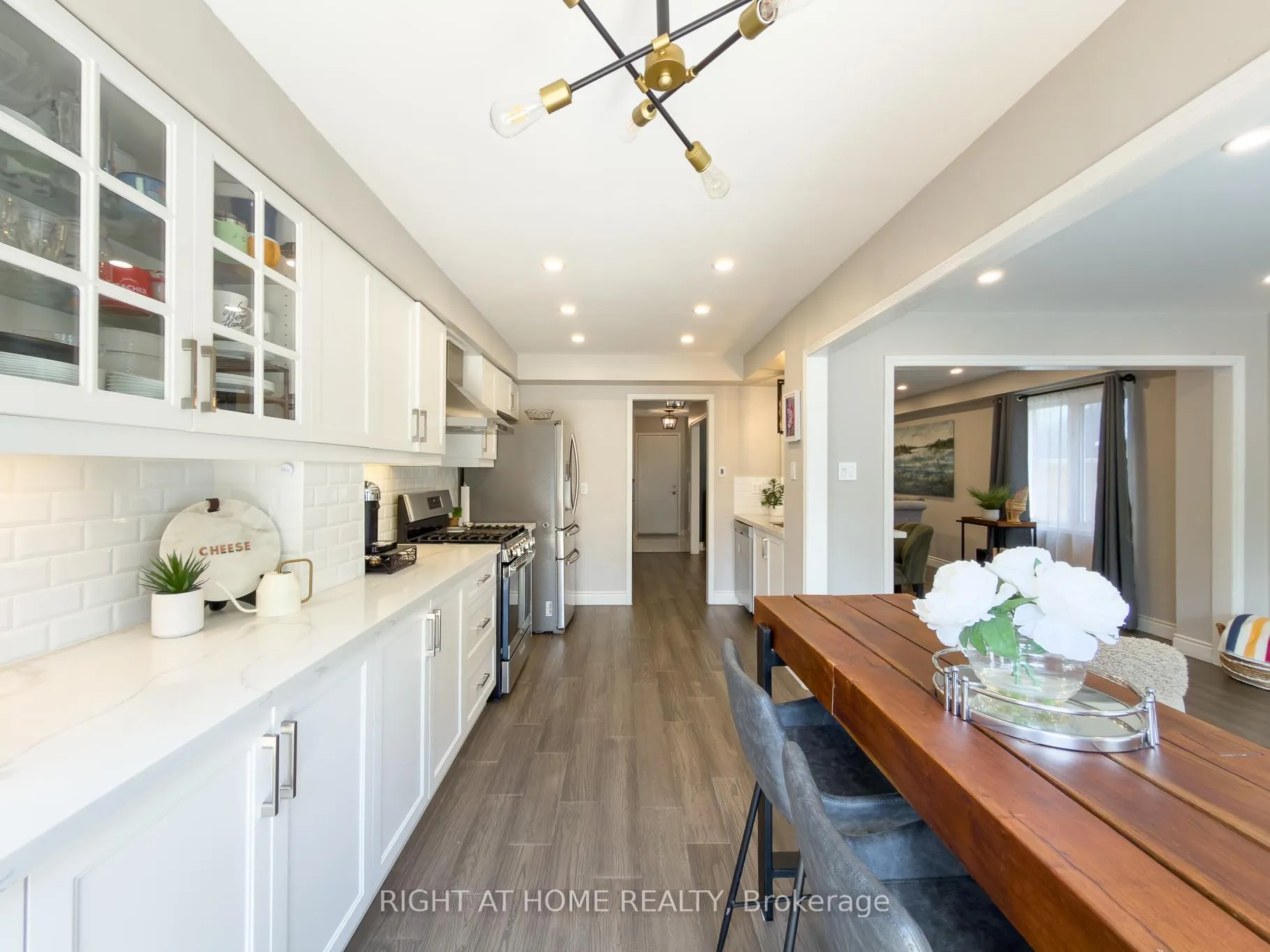 Photo 13 of 93 Townley Crescent, Brampton, Heart Lake West — HOMEH