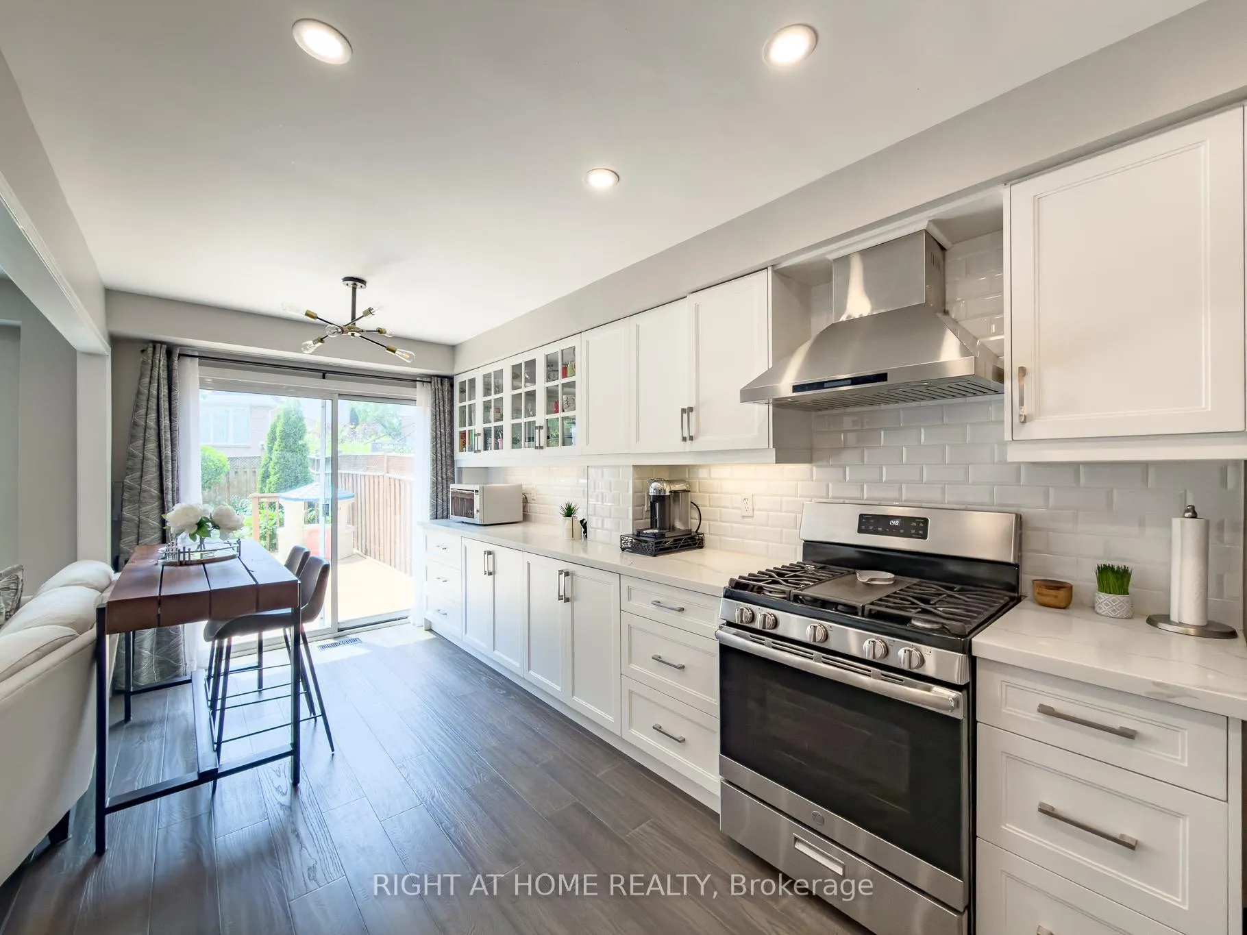 Photo 14 of 93 Townley Crescent, Brampton, Heart Lake West — HOMEH