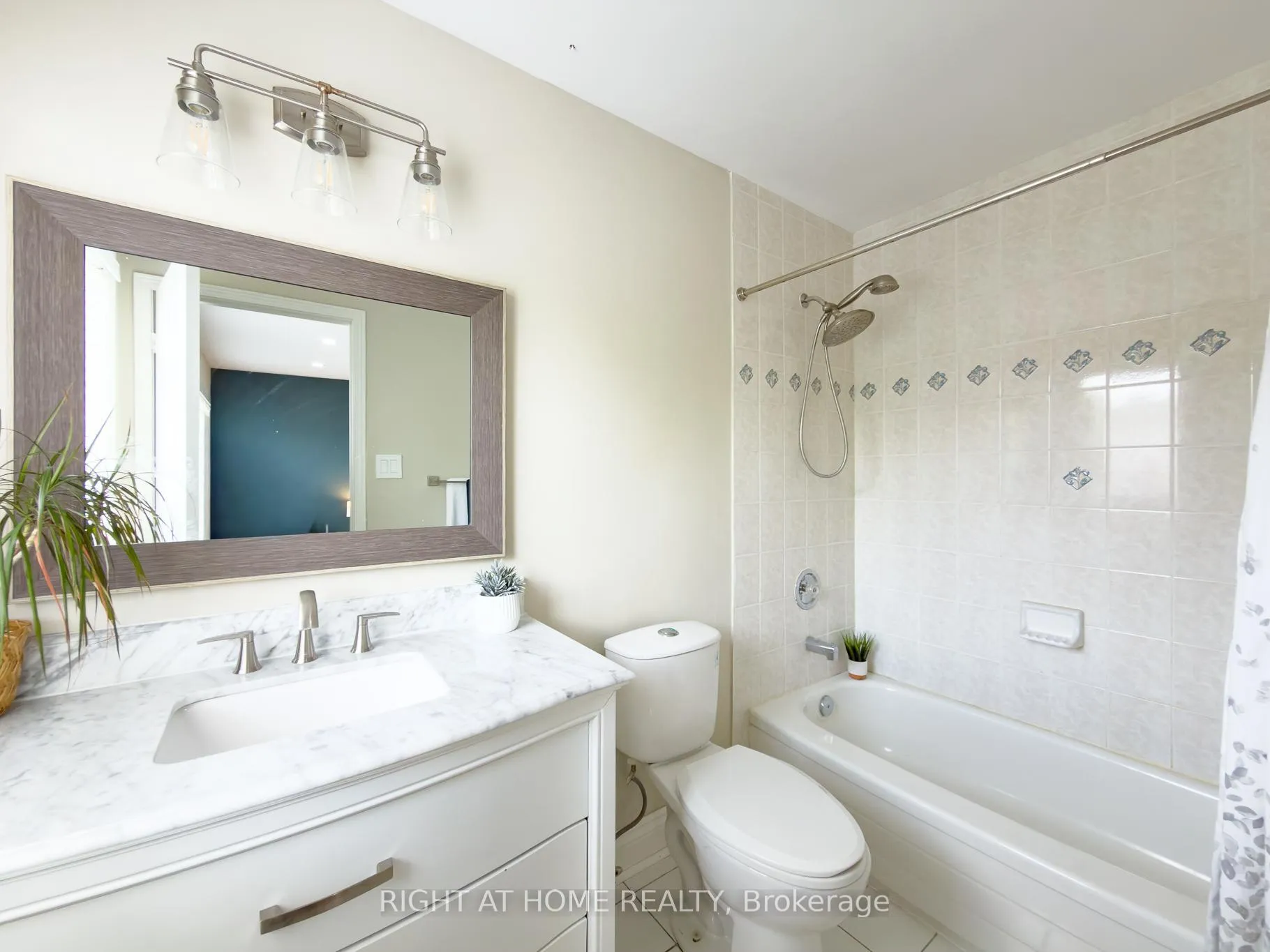 Photo 22 of 93 Townley Crescent, Brampton, Heart Lake West — HOMEH