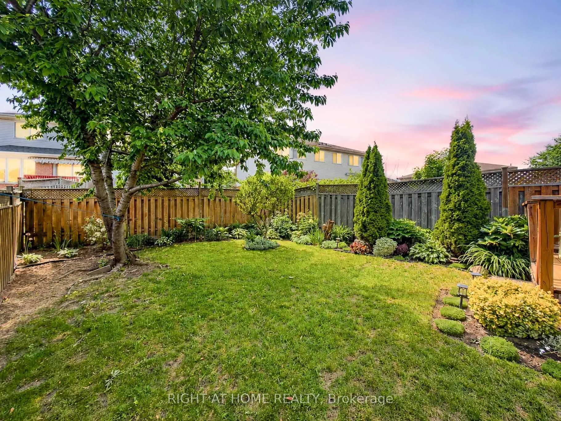 Photo 34 of 93 Townley Crescent, Brampton, Heart Lake West — HOMEH