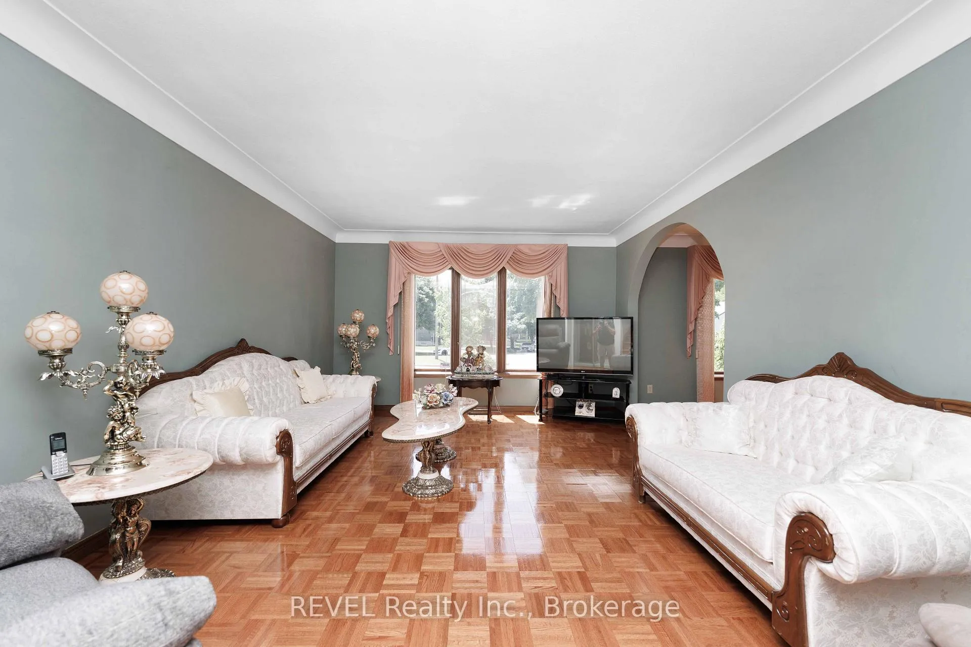 Photo 5 of 2795 Solar Crescent, Niagara Falls, Stamford — HOMEH