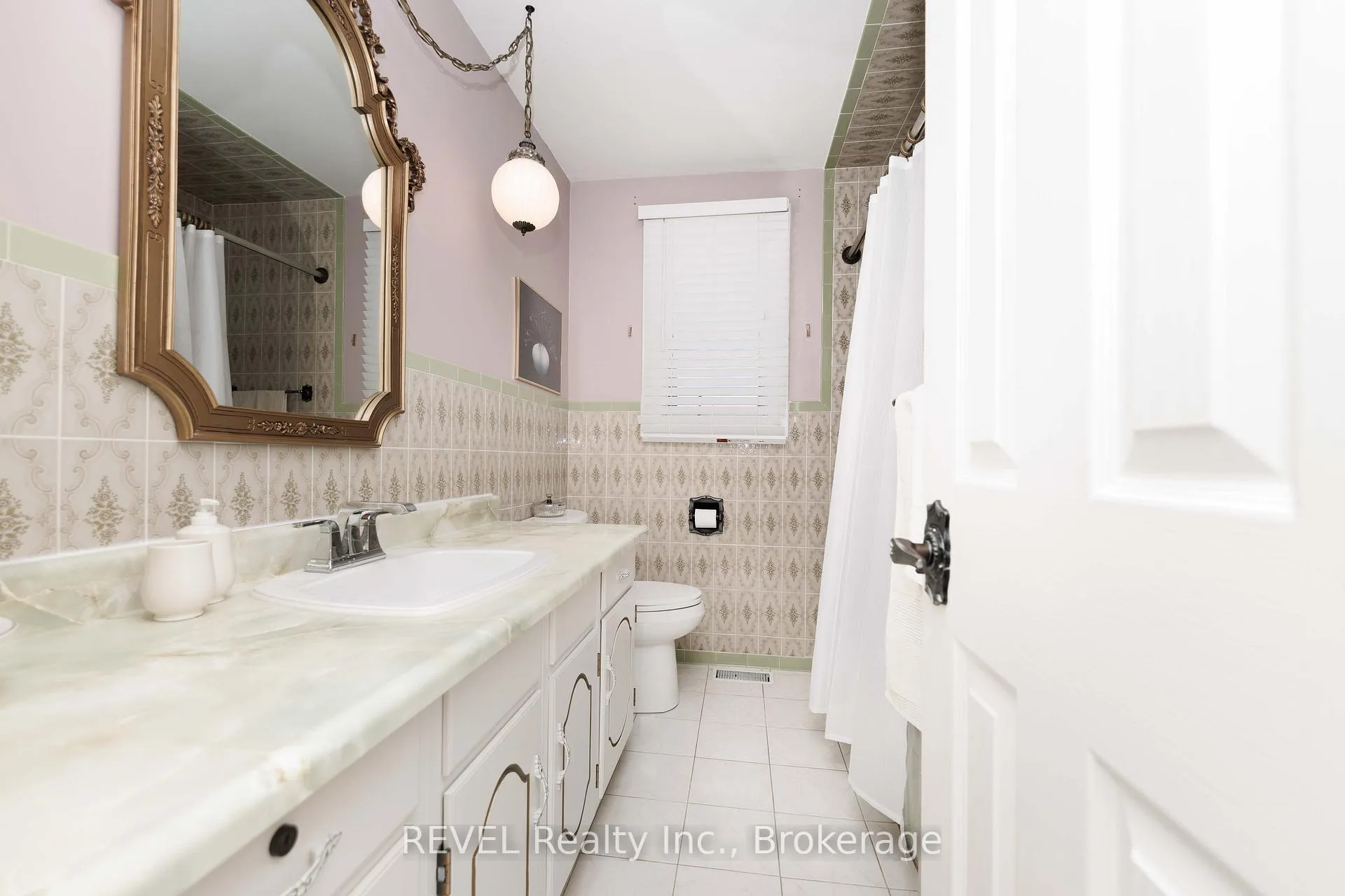 Photo 17 of 2795 Solar Crescent, Niagara Falls, Stamford — HOMEH