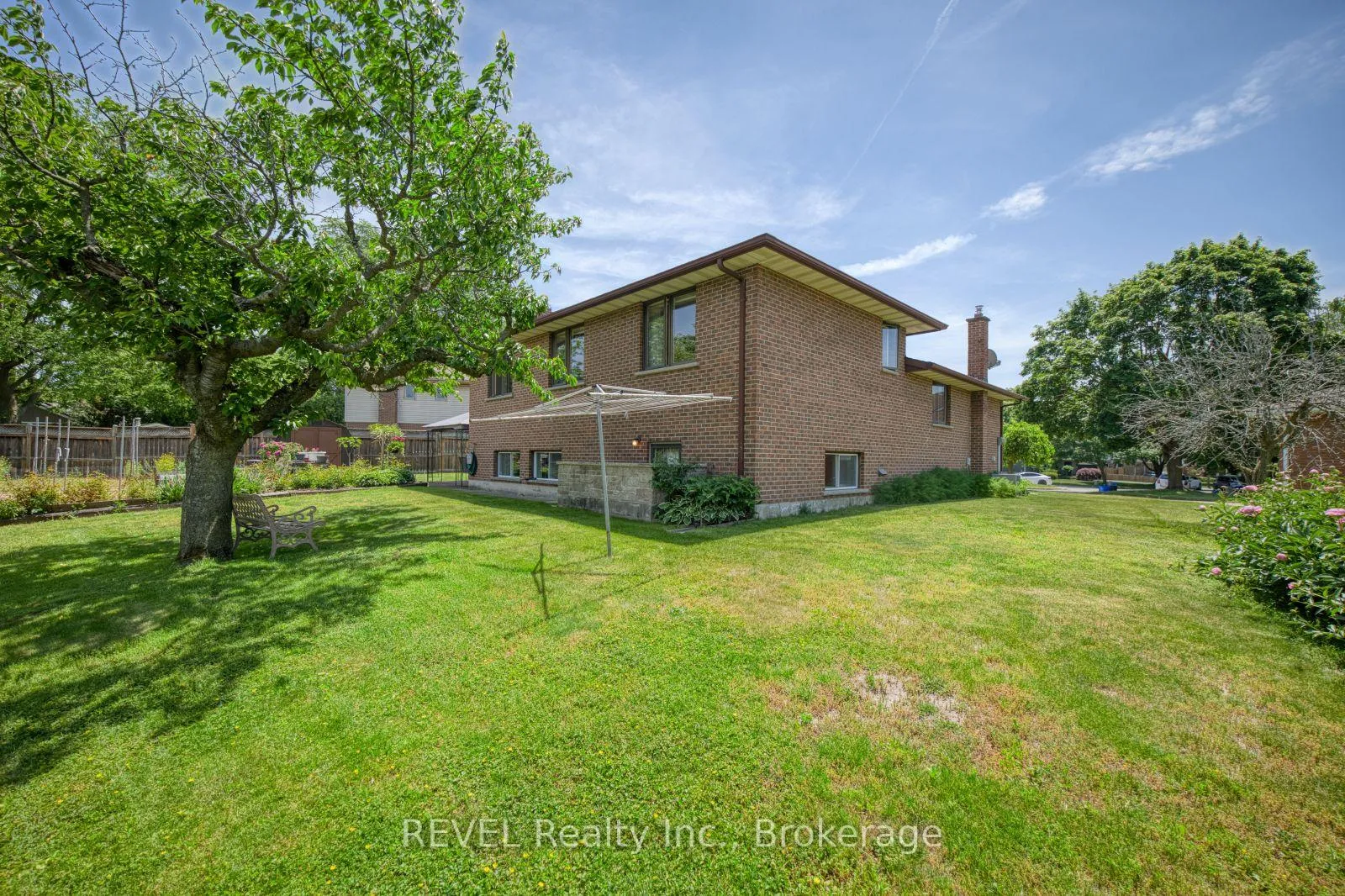 Photo 27 of 2795 Solar Crescent, Niagara Falls, Stamford — HOMEH
