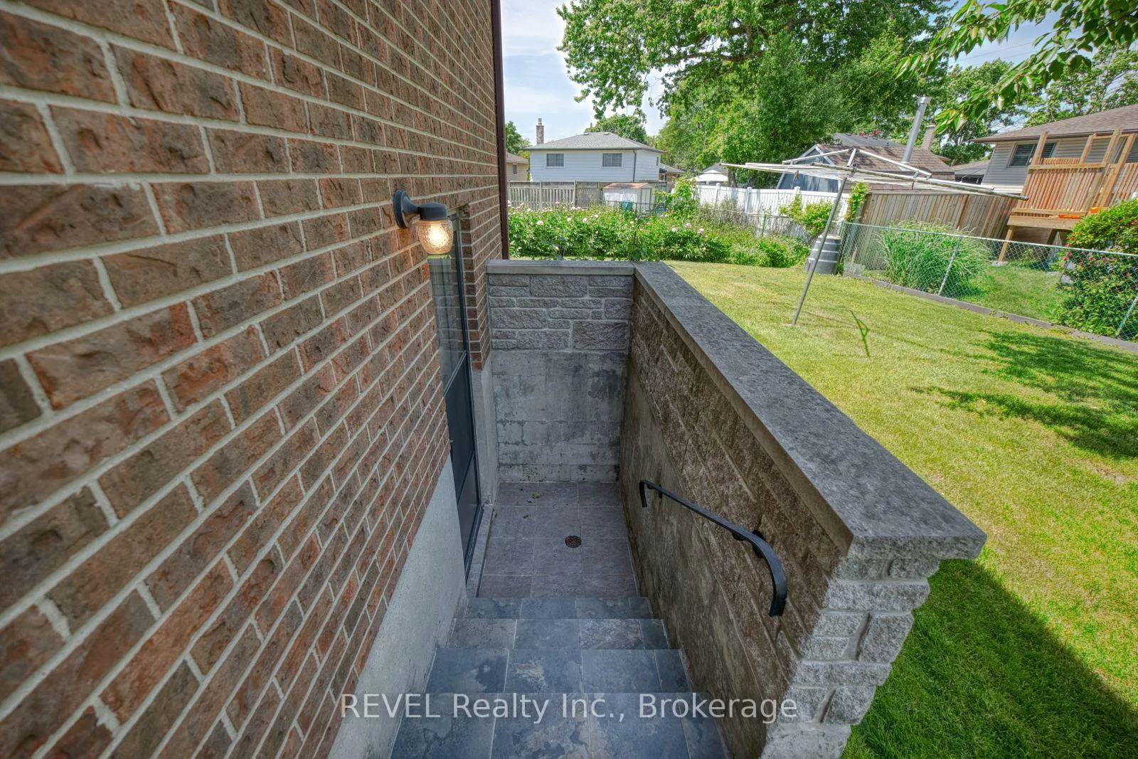 Photo 30 of 2795 Solar Crescent, Niagara Falls, Stamford — HOMEH