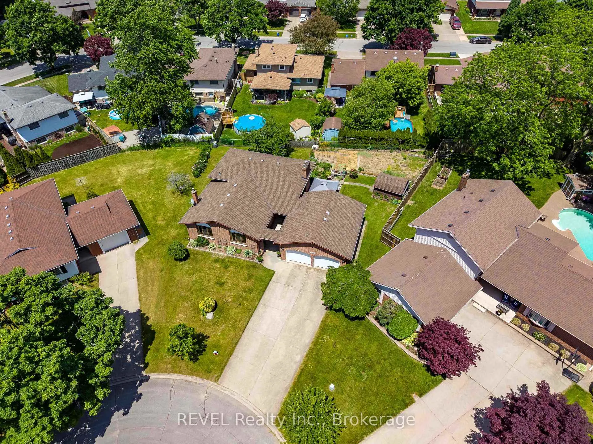Photo 32 of 2795 Solar Crescent, Niagara Falls, Stamford — HOMEH