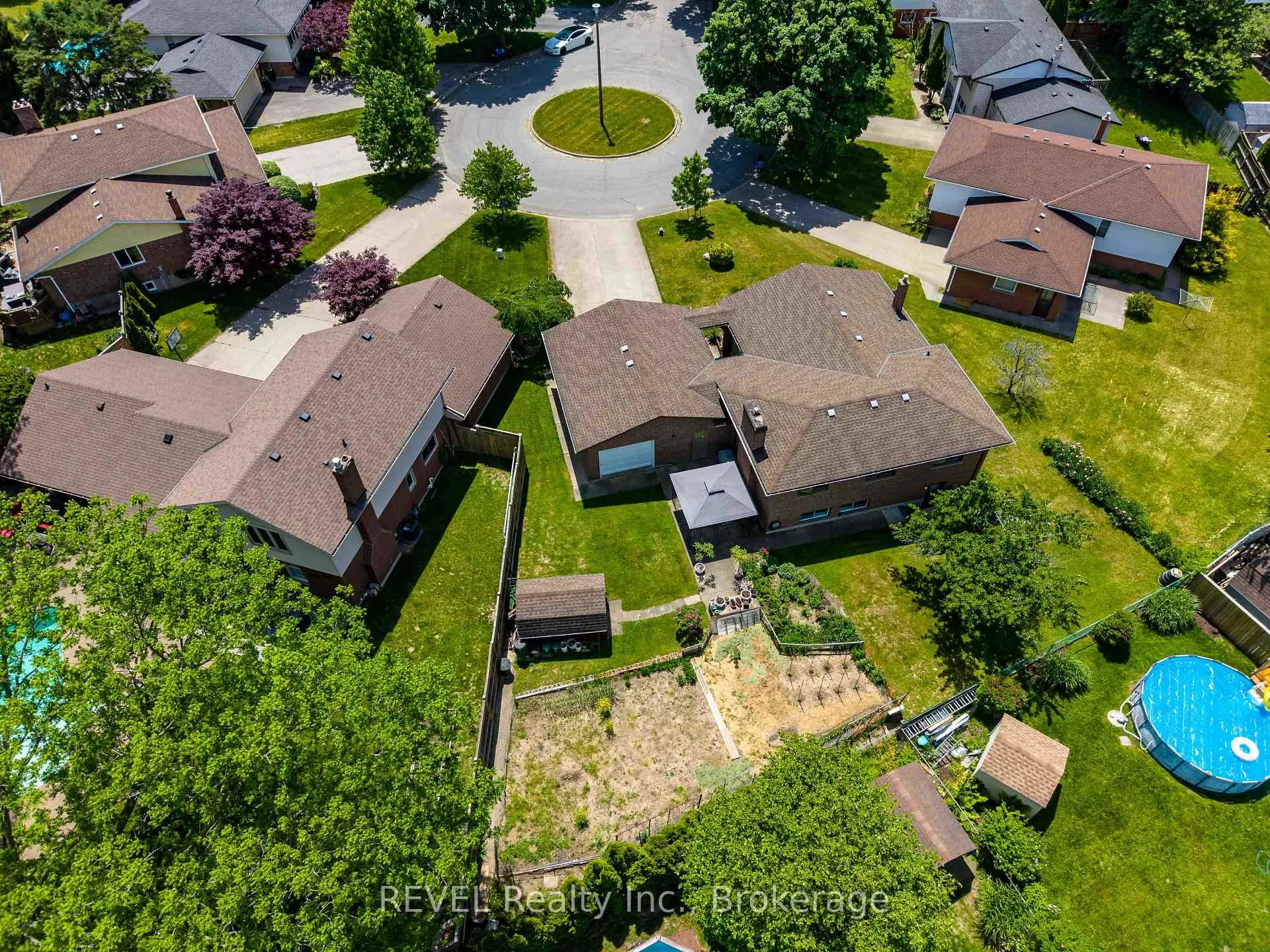 Photo 33 of 2795 Solar Crescent, Niagara Falls, Stamford — HOMEH