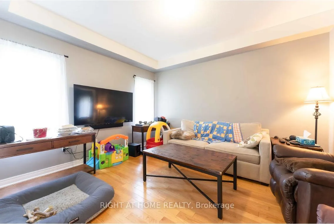 Photo 4 of 42 Forsyth Crescent, Barrie, West Bayfield — HOMEH