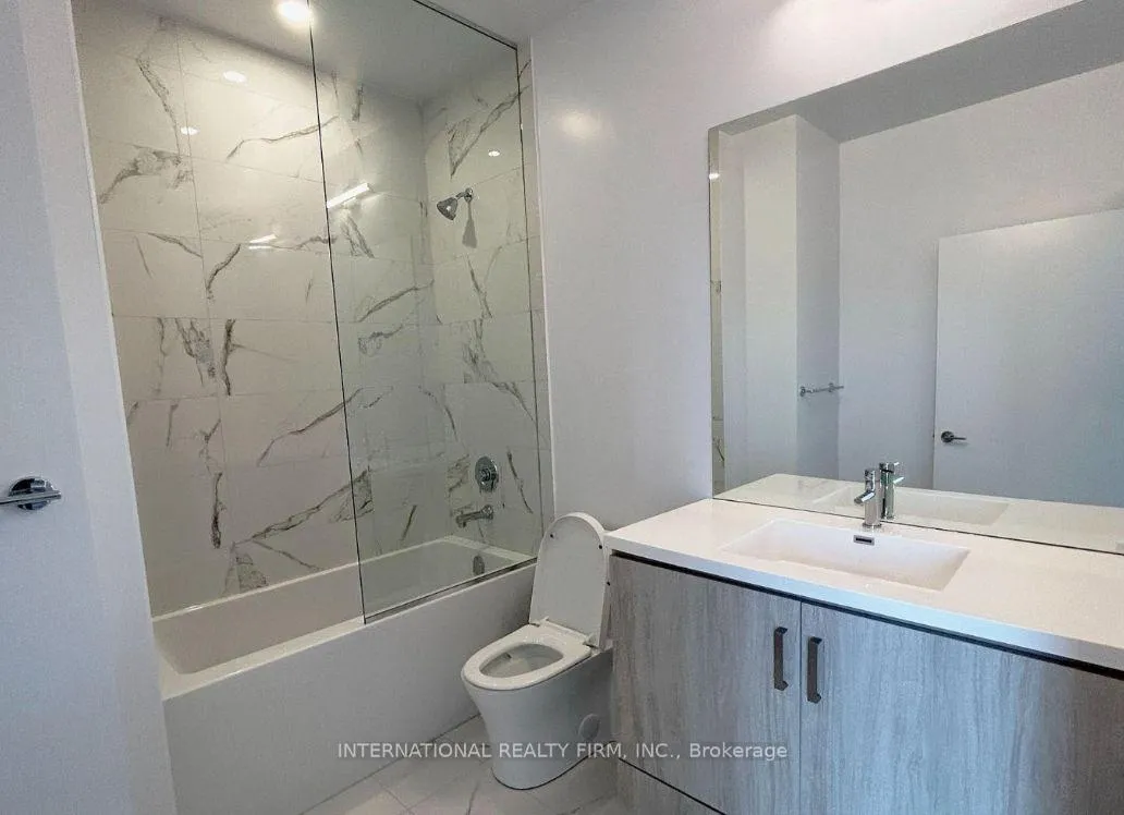 Photo 4 of Unit 310, 38 Honeycrisp Crescent, Vaughan, Vaughan Corporate Centre — HOMEH