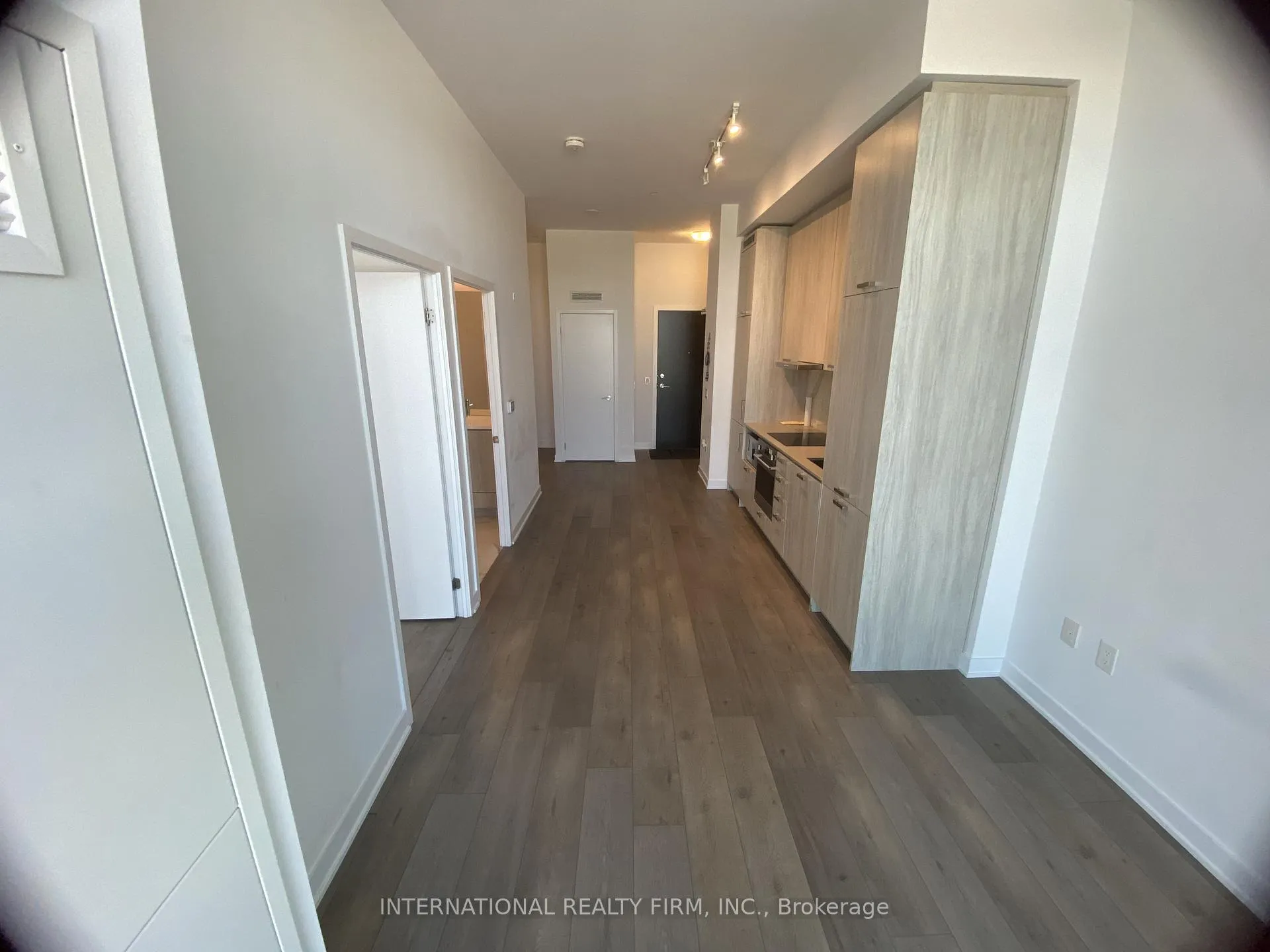 Photo 6 of Unit 310, 38 Honeycrisp Crescent, Vaughan, Vaughan Corporate Centre — HOMEH