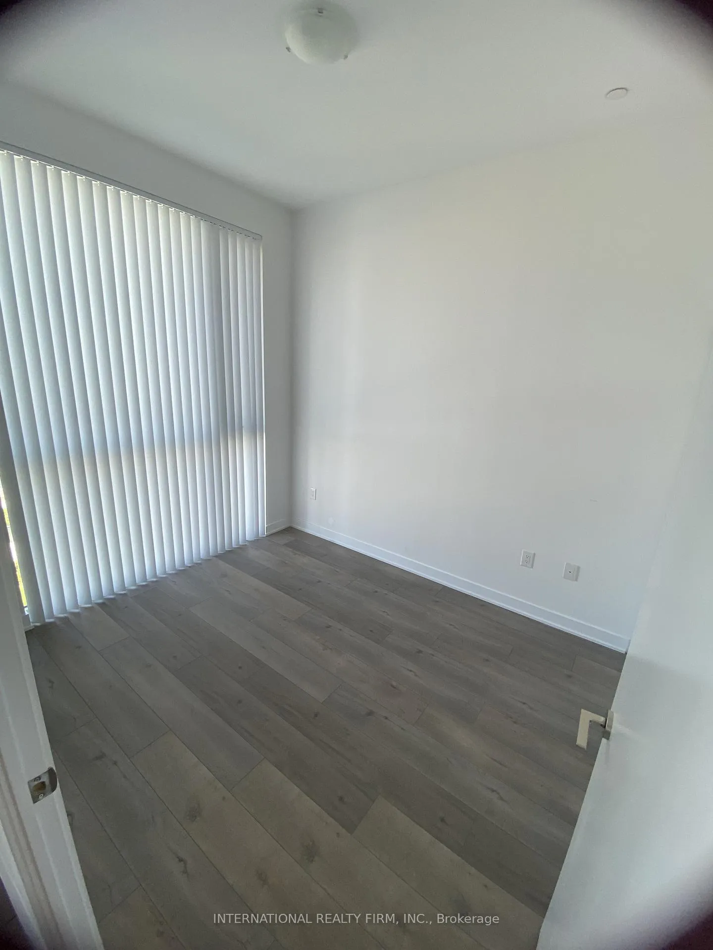 Photo 8 of Unit 310, 38 Honeycrisp Crescent, Vaughan, Vaughan Corporate Centre — HOMEH