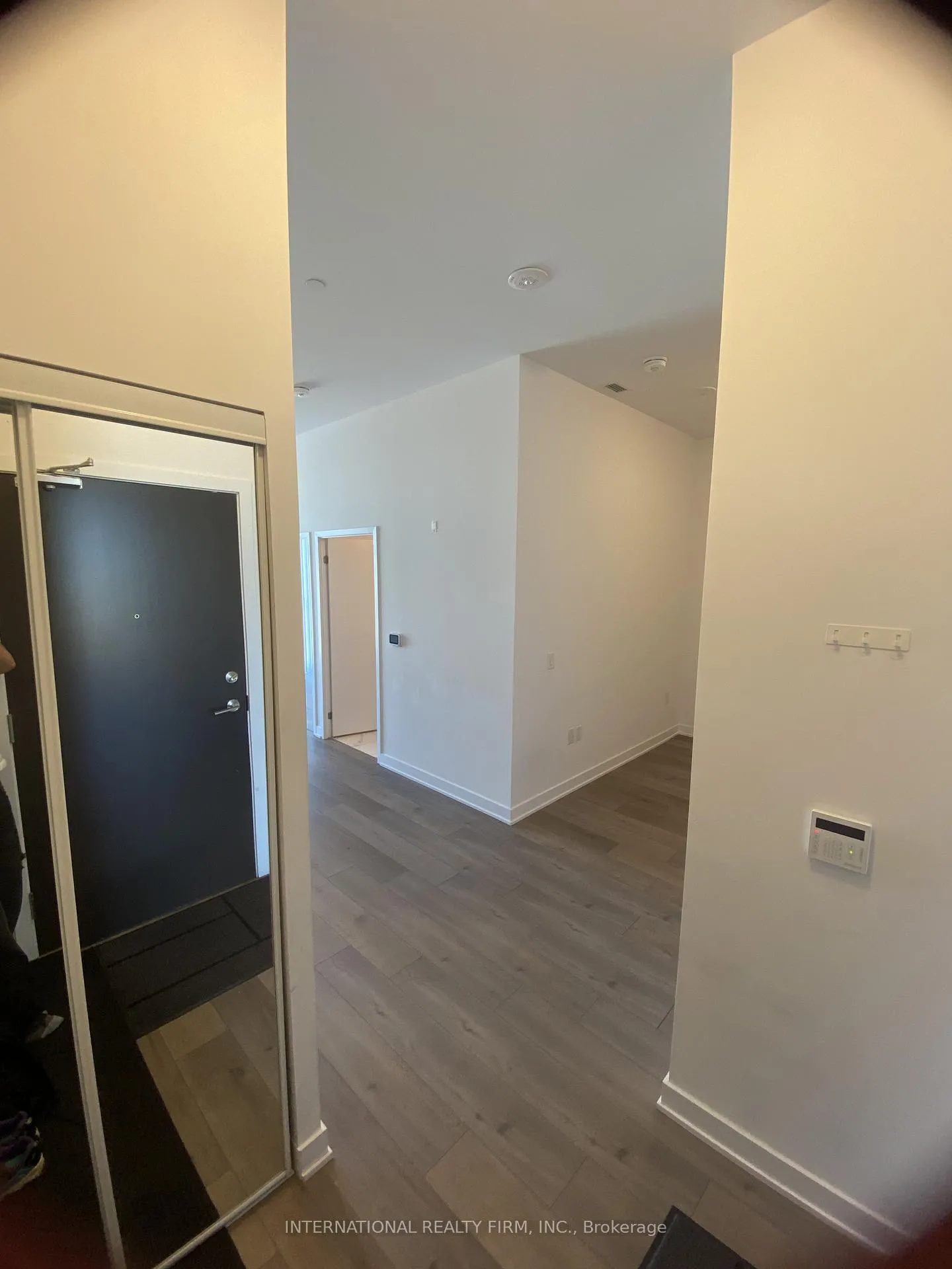 Photo 9 of Unit 310, 38 Honeycrisp Crescent, Vaughan, Vaughan Corporate Centre — HOMEH