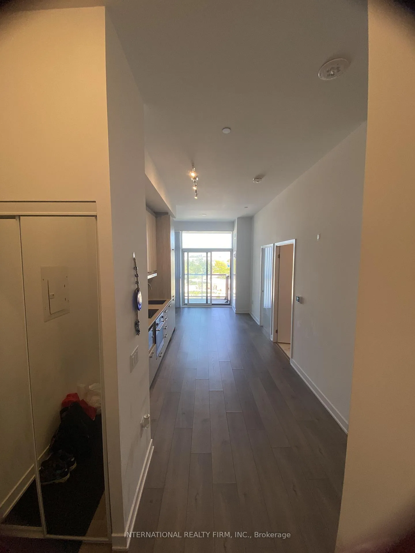 Photo 10 of Unit 310, 38 Honeycrisp Crescent, Vaughan, Vaughan Corporate Centre — HOMEH