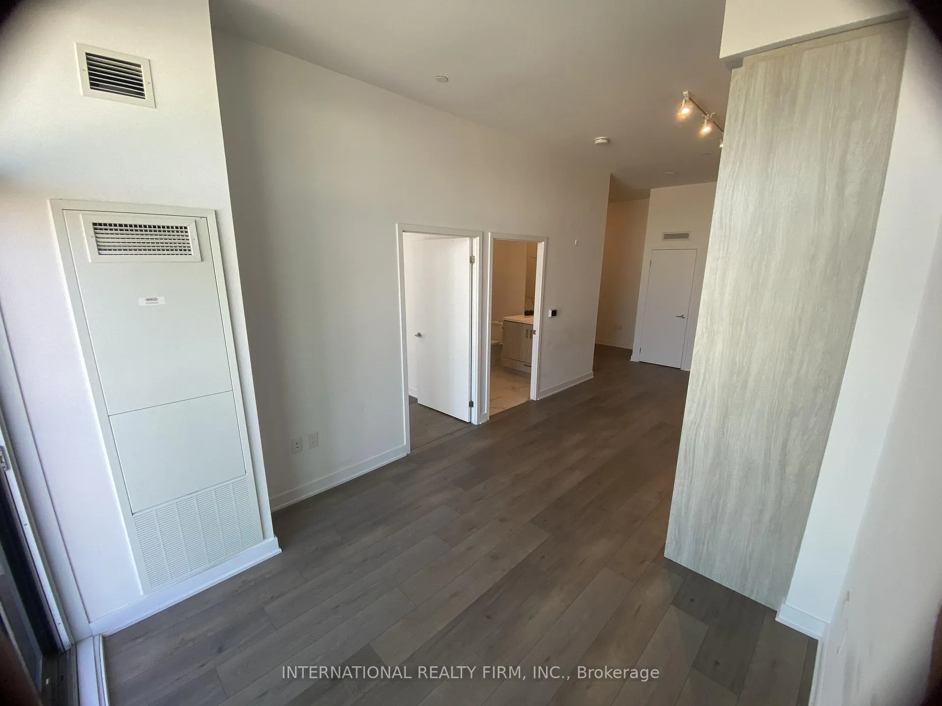 Photo 11 of Unit 310, 38 Honeycrisp Crescent, Vaughan, Vaughan Corporate Centre — HOMEH
