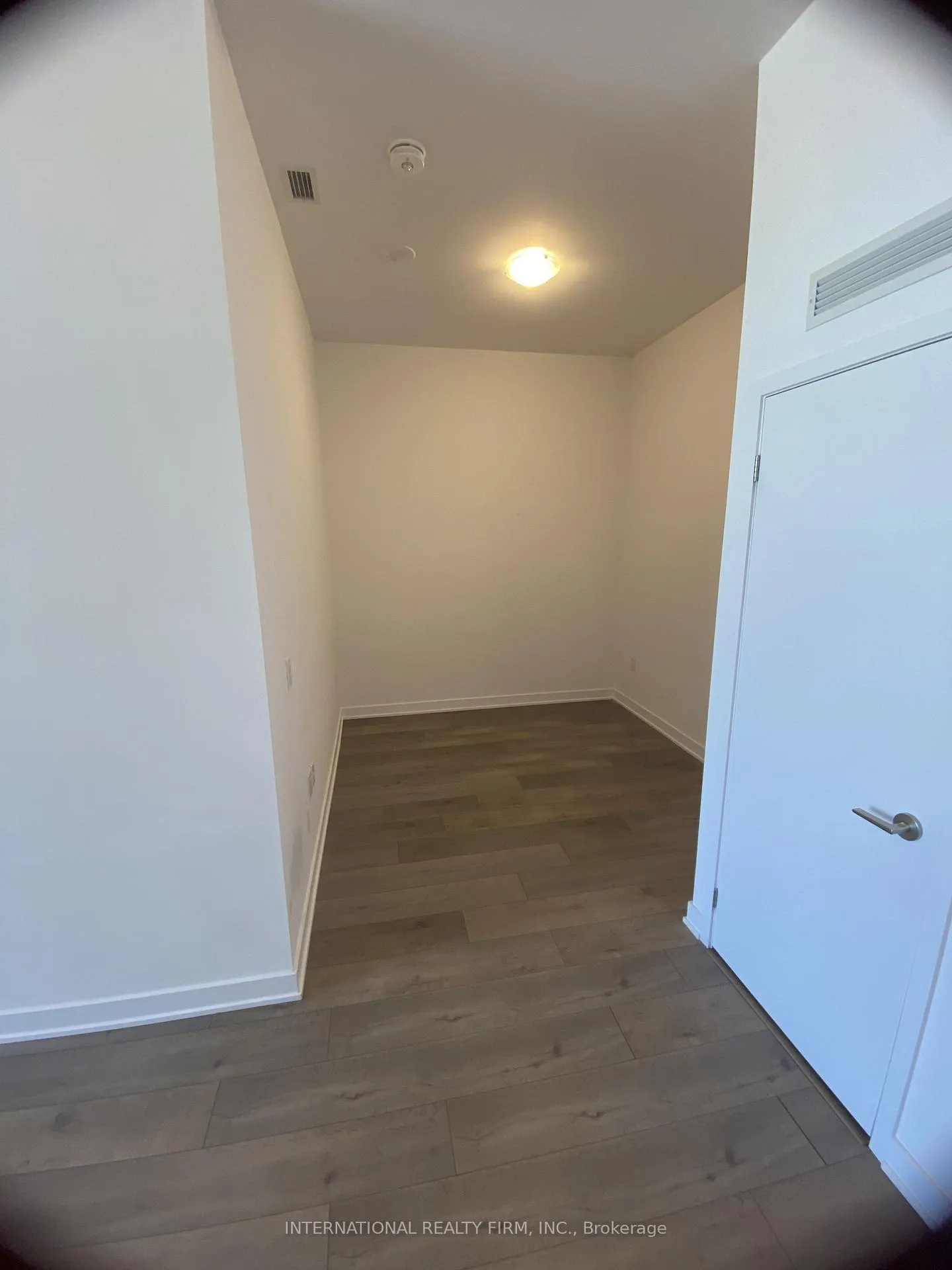 Photo 13 of Unit 310, 38 Honeycrisp Crescent, Vaughan, Vaughan Corporate Centre — HOMEH