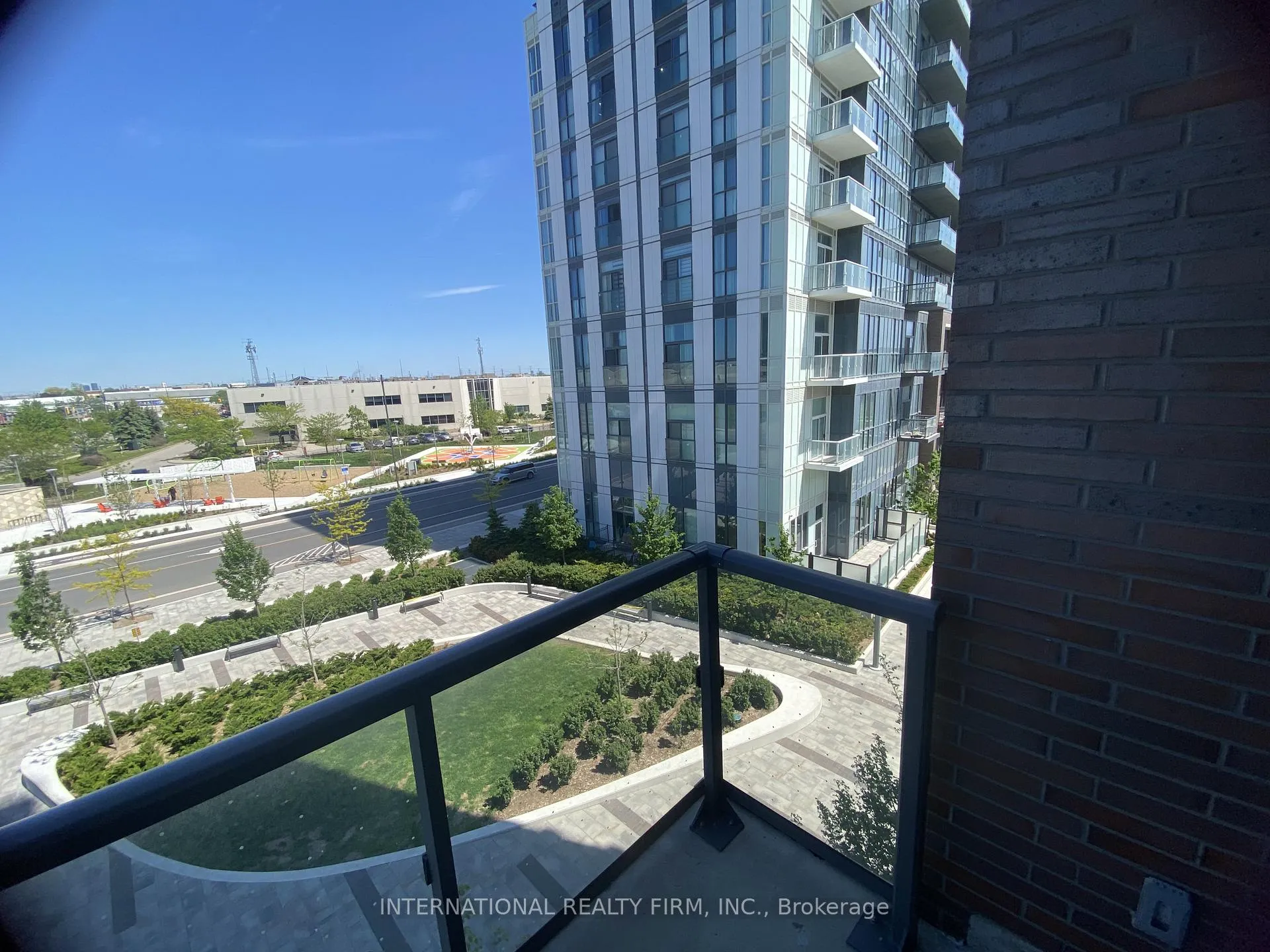 Photo 15 of Unit 310, 38 Honeycrisp Crescent, Vaughan, Vaughan Corporate Centre — HOMEH